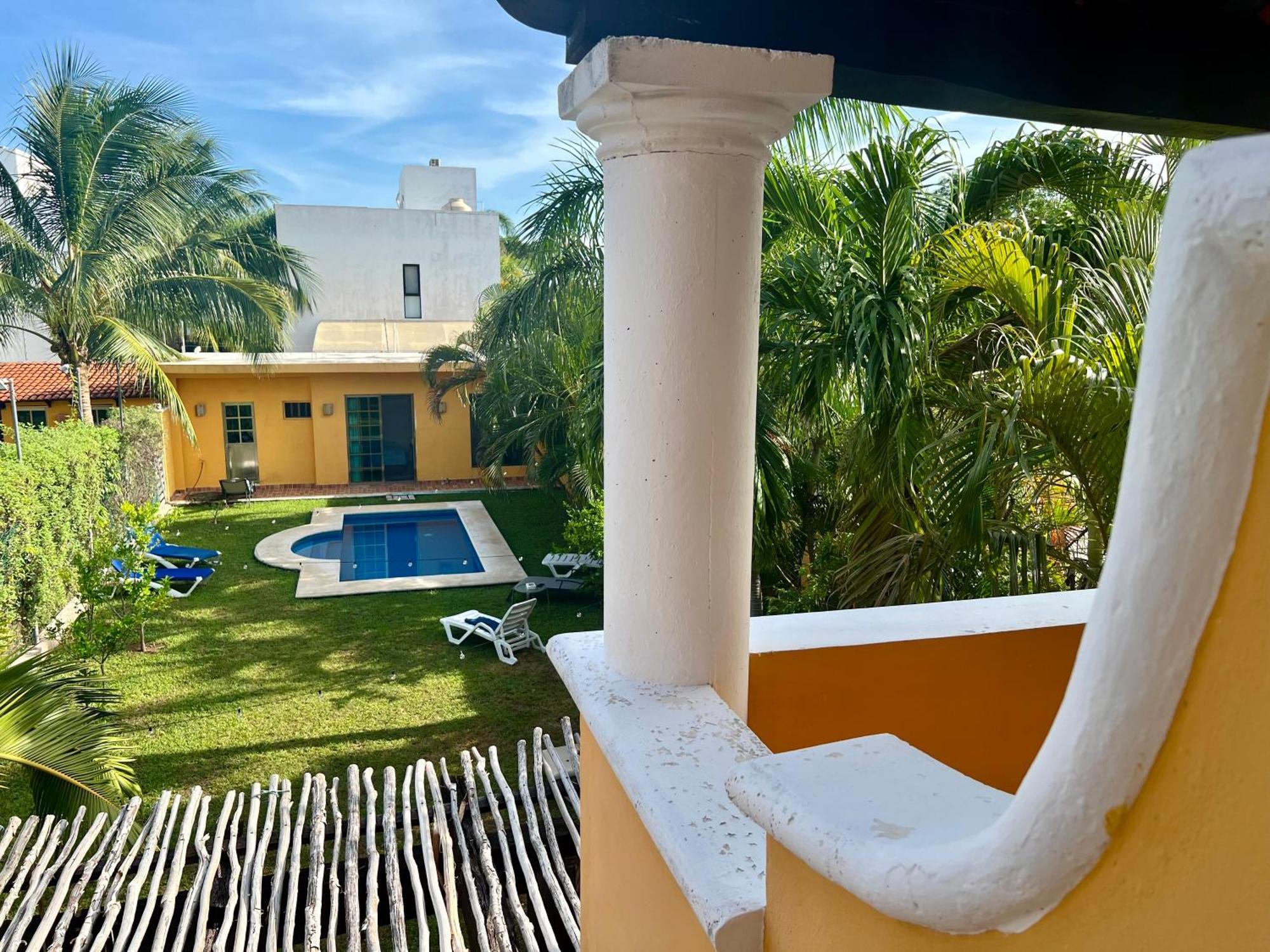 Queen Suite Pool View