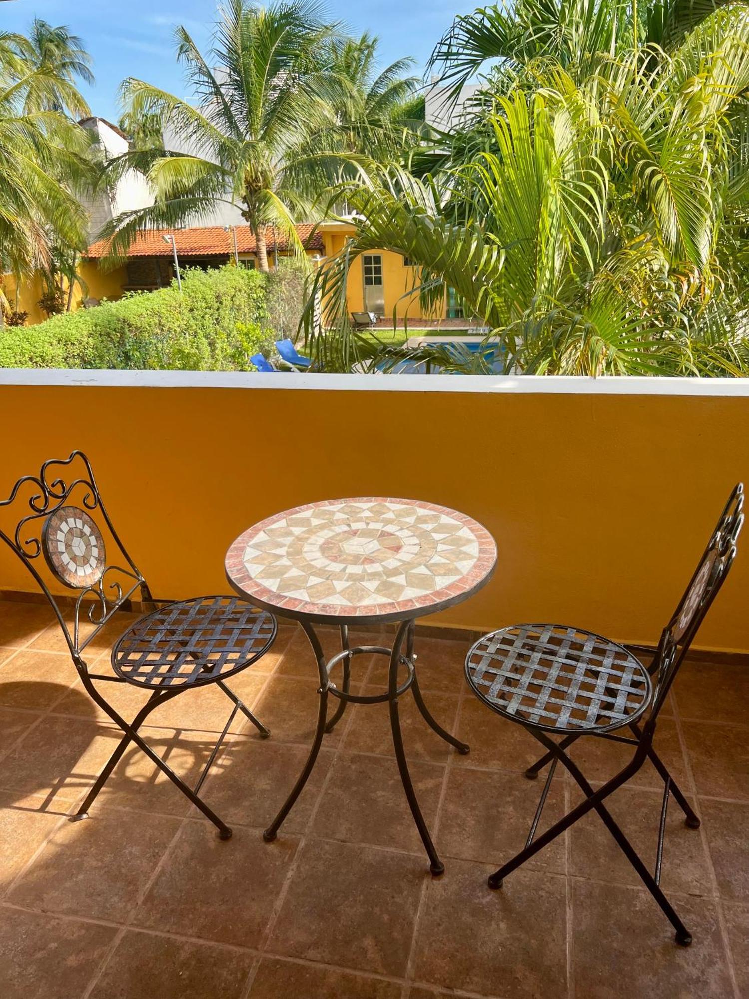 Queen Suite Pool View