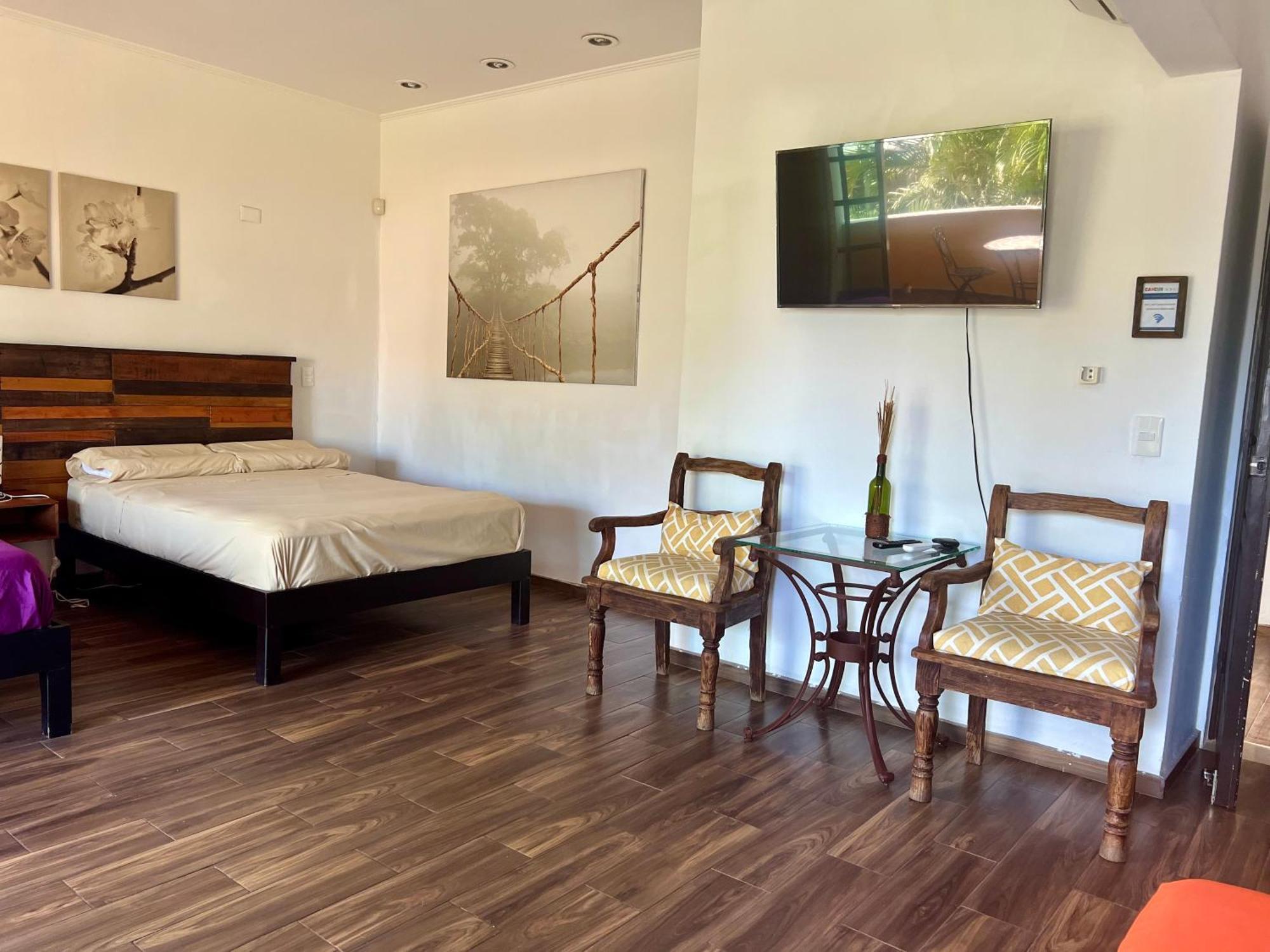 Queen Suite Pool View