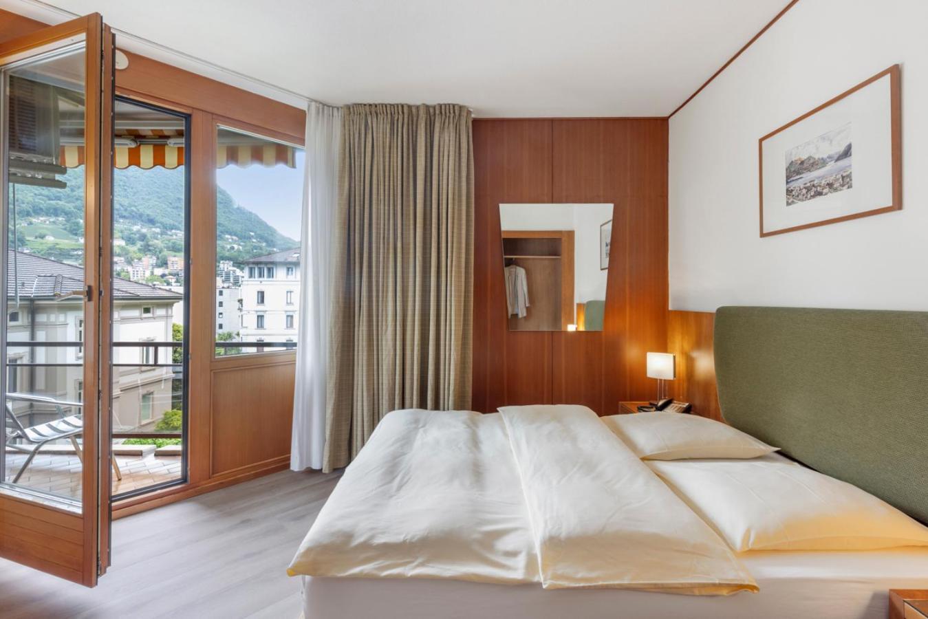 Small Queen Room