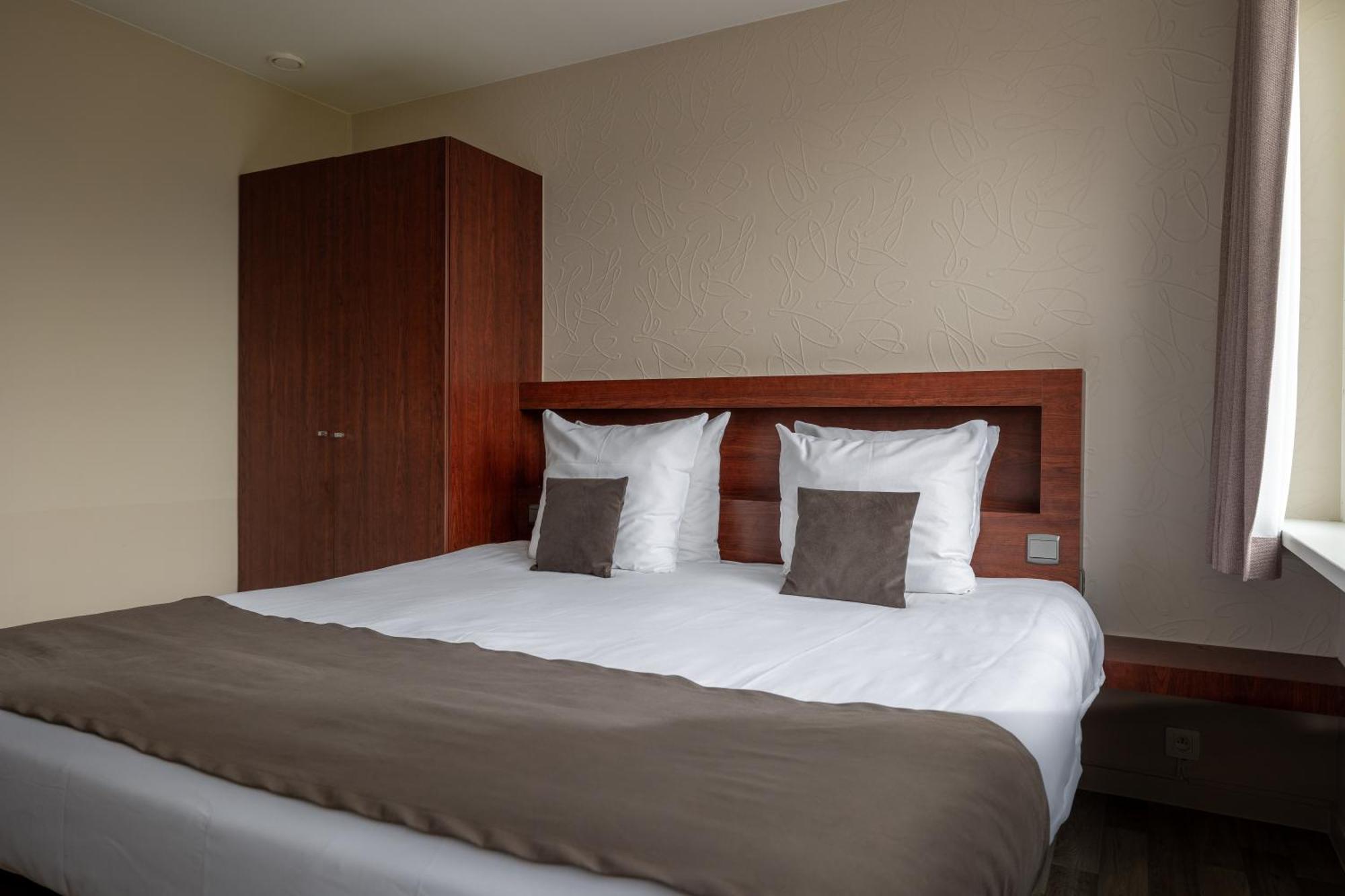 Double Room Shower