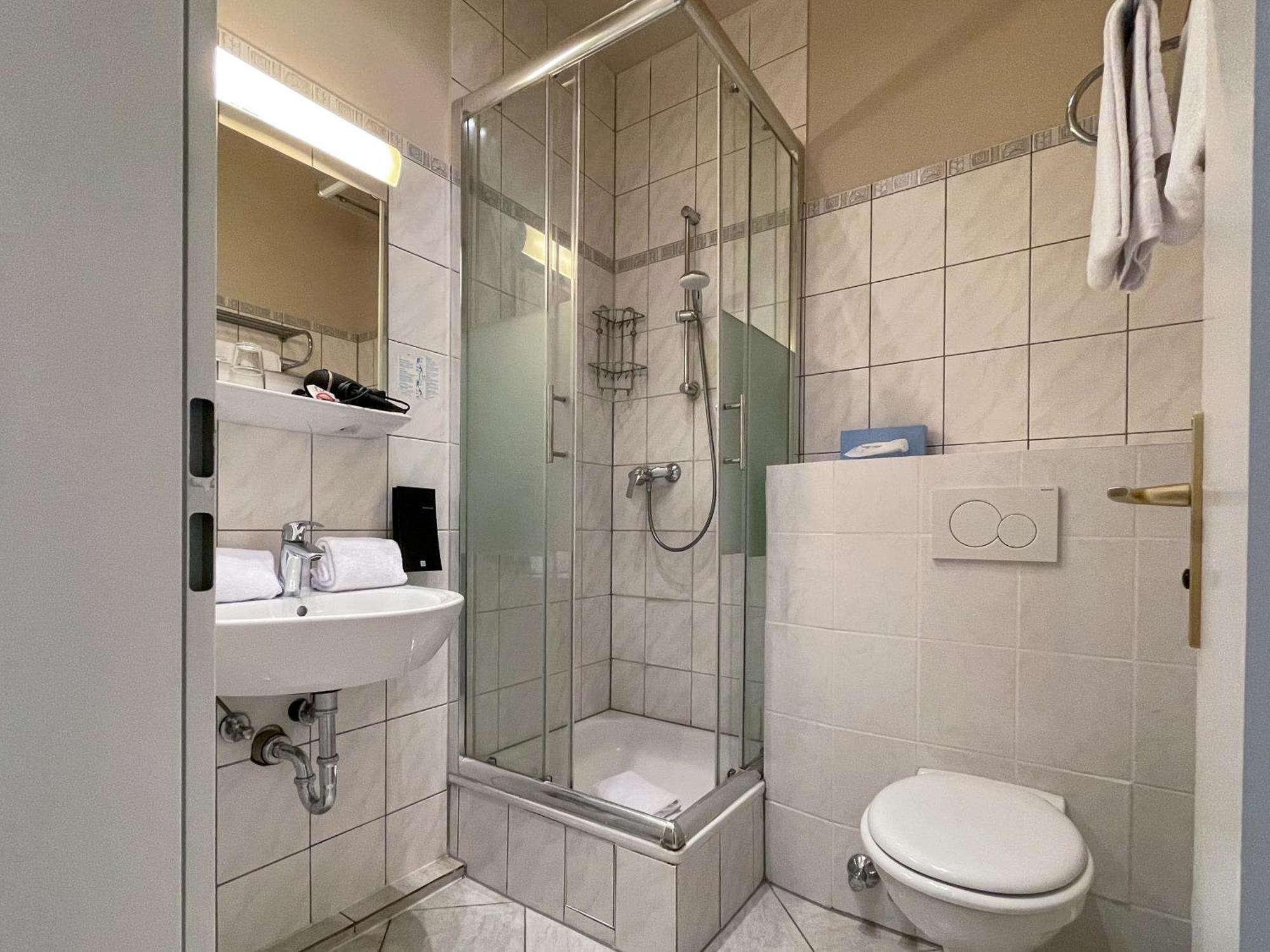 Multiple bed room up to