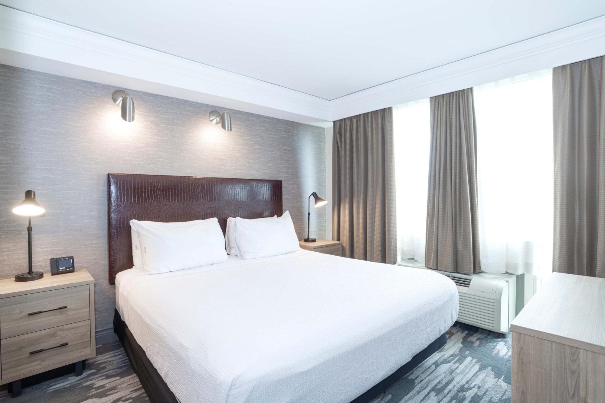 Grand Suite 1 King Bed Kitchen Washer Dryer Balcony