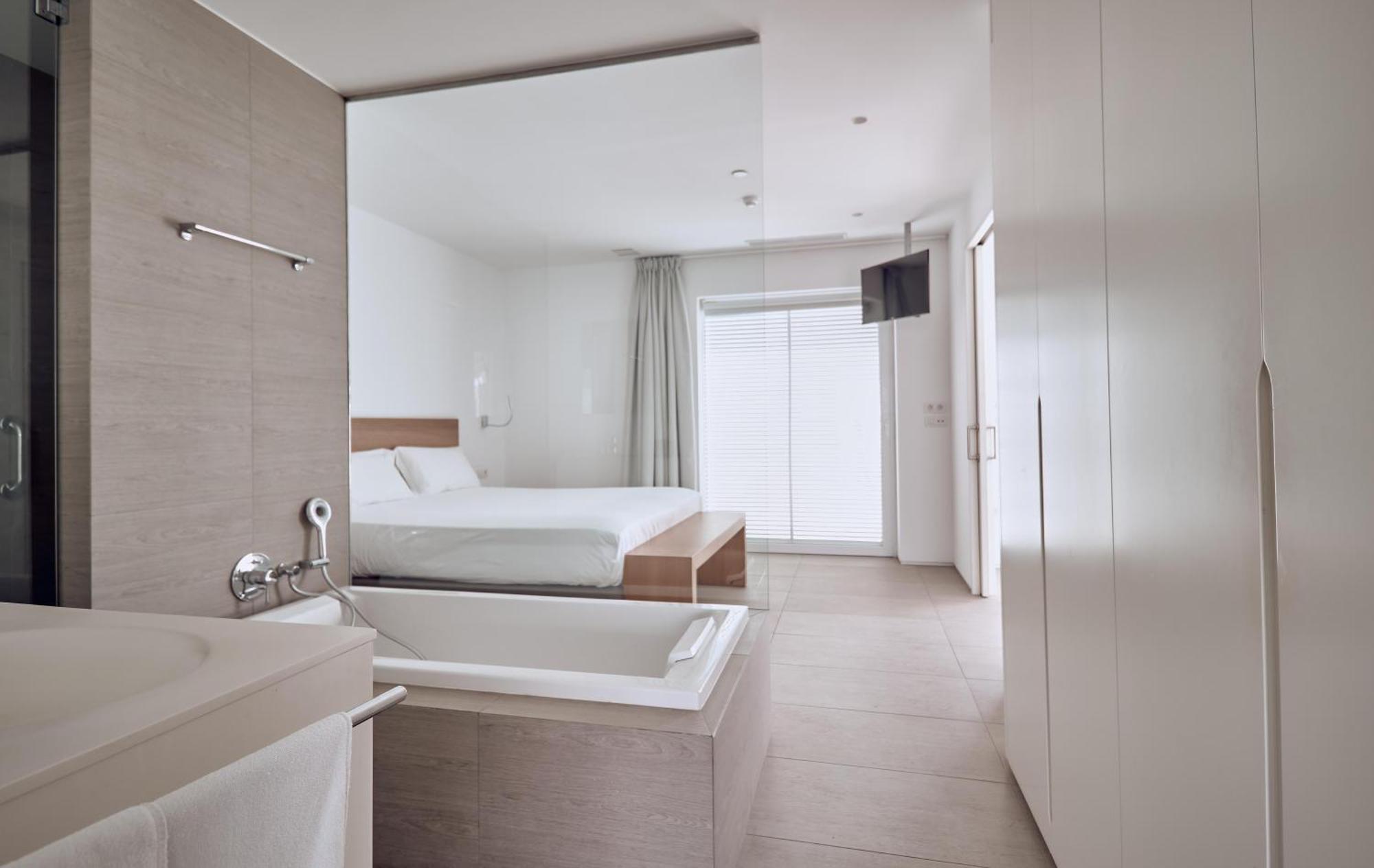 Serenity Bliss Suite met 2 Slaapkamers en Uitzicht op Zee