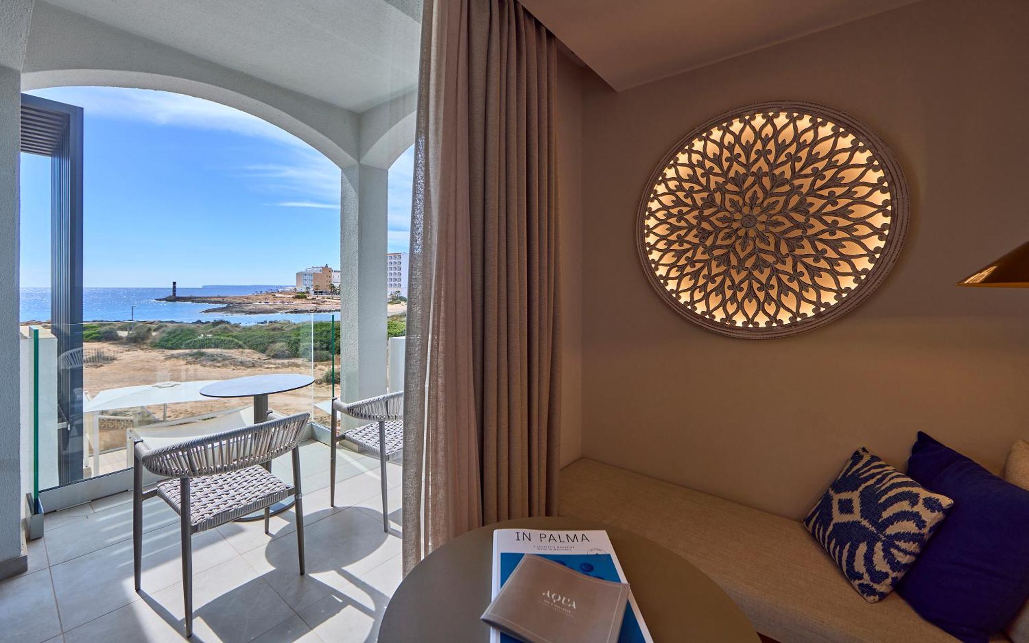 Double or Twin Room Side Sea View