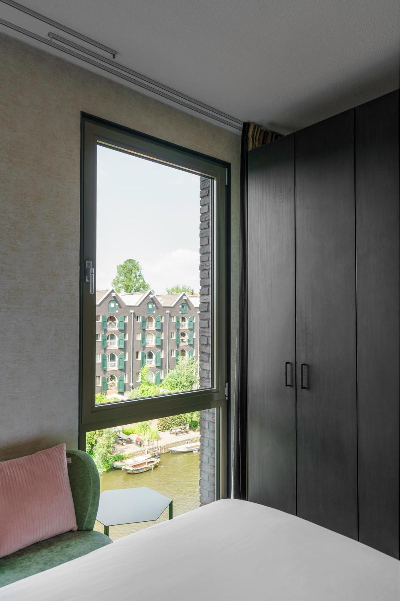 Family Three Persons Room Canal View