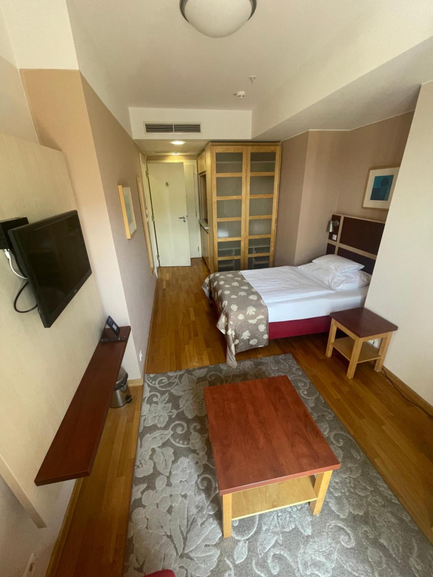 Single Studio Balcony