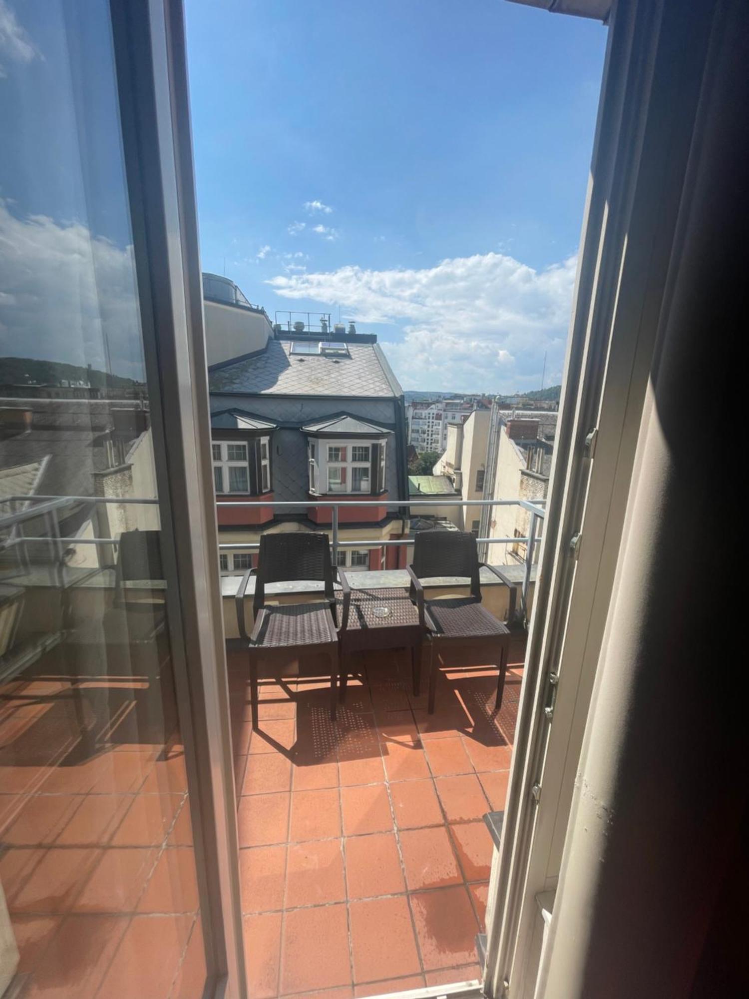 Single Studio Balcony