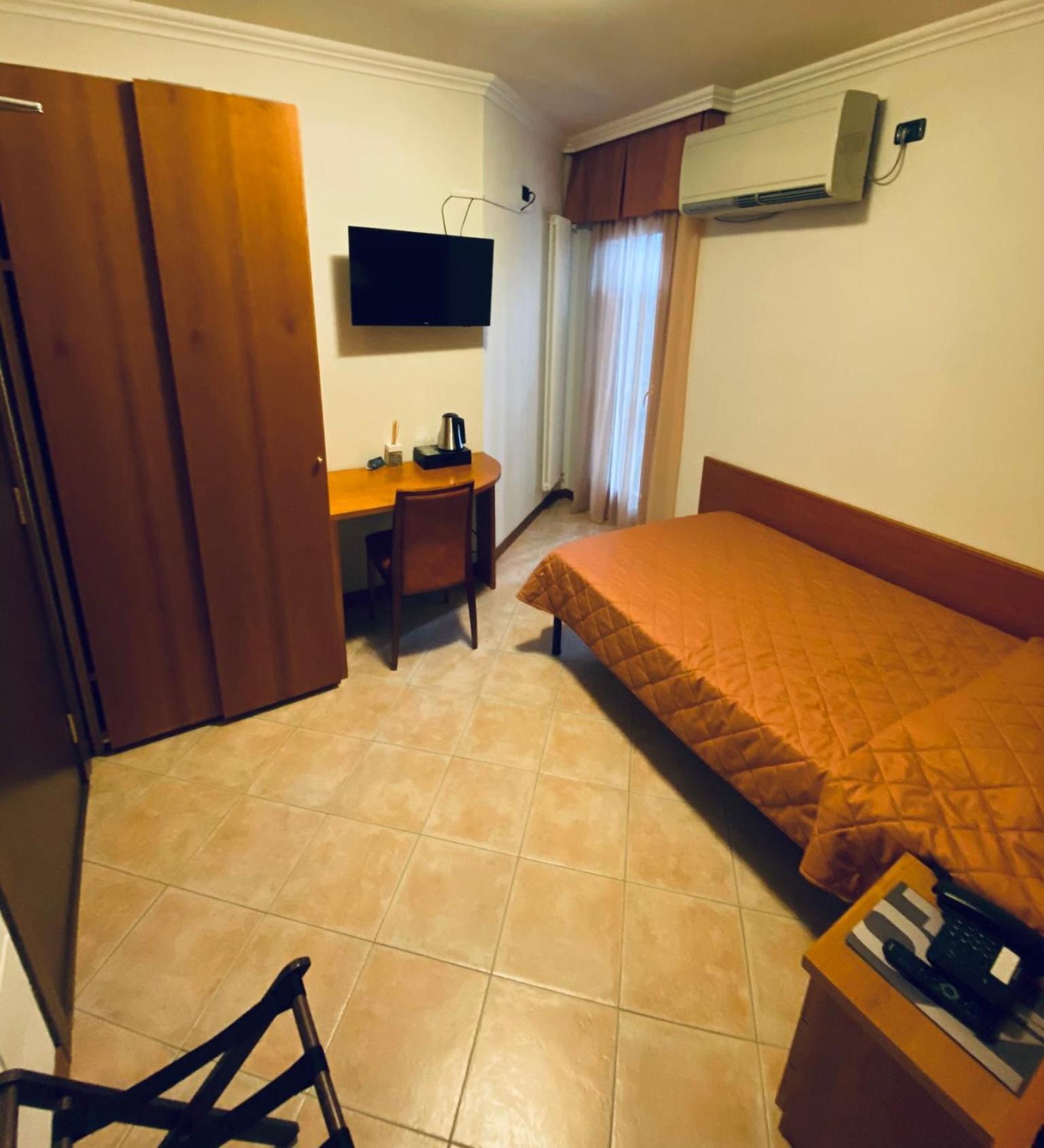 Economy Single Room