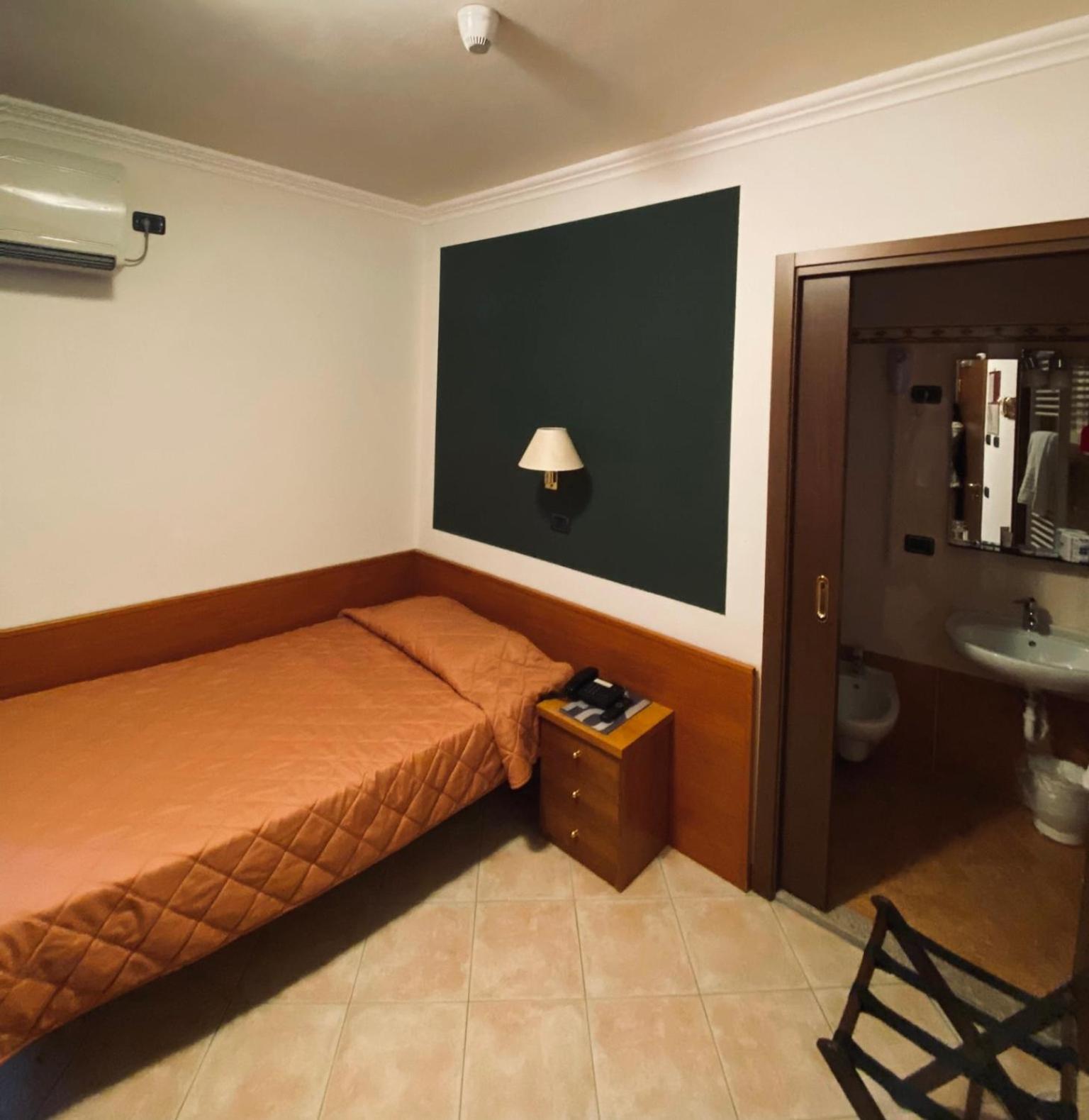 Economy Single Room