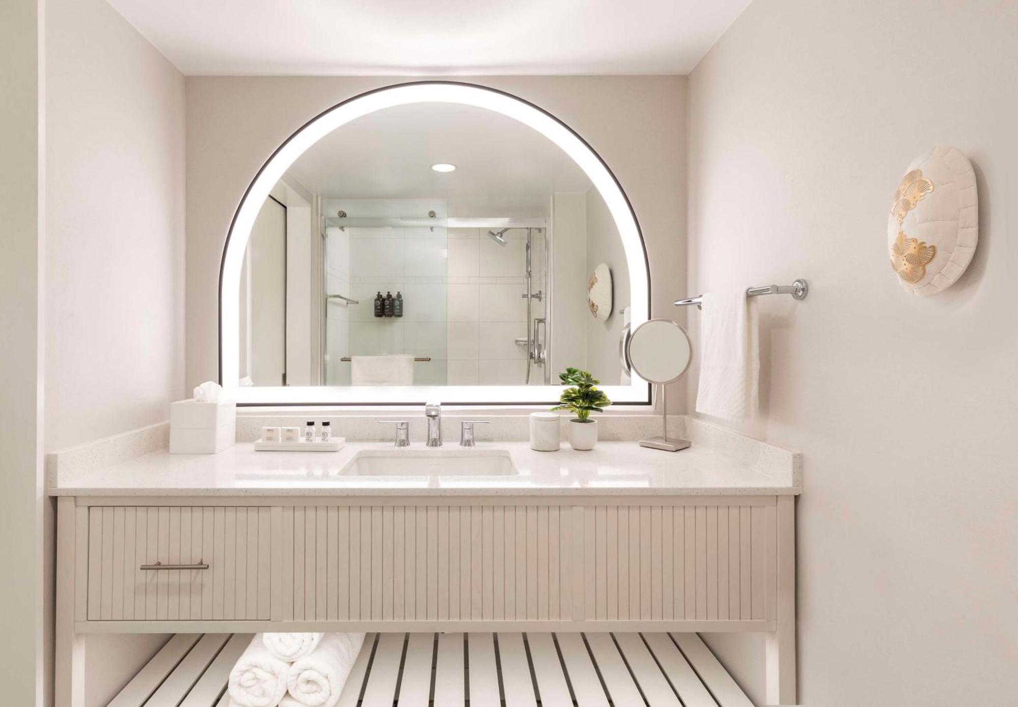 Standard Queen Room with Two Queen Beds and View,1608293093:JPEG