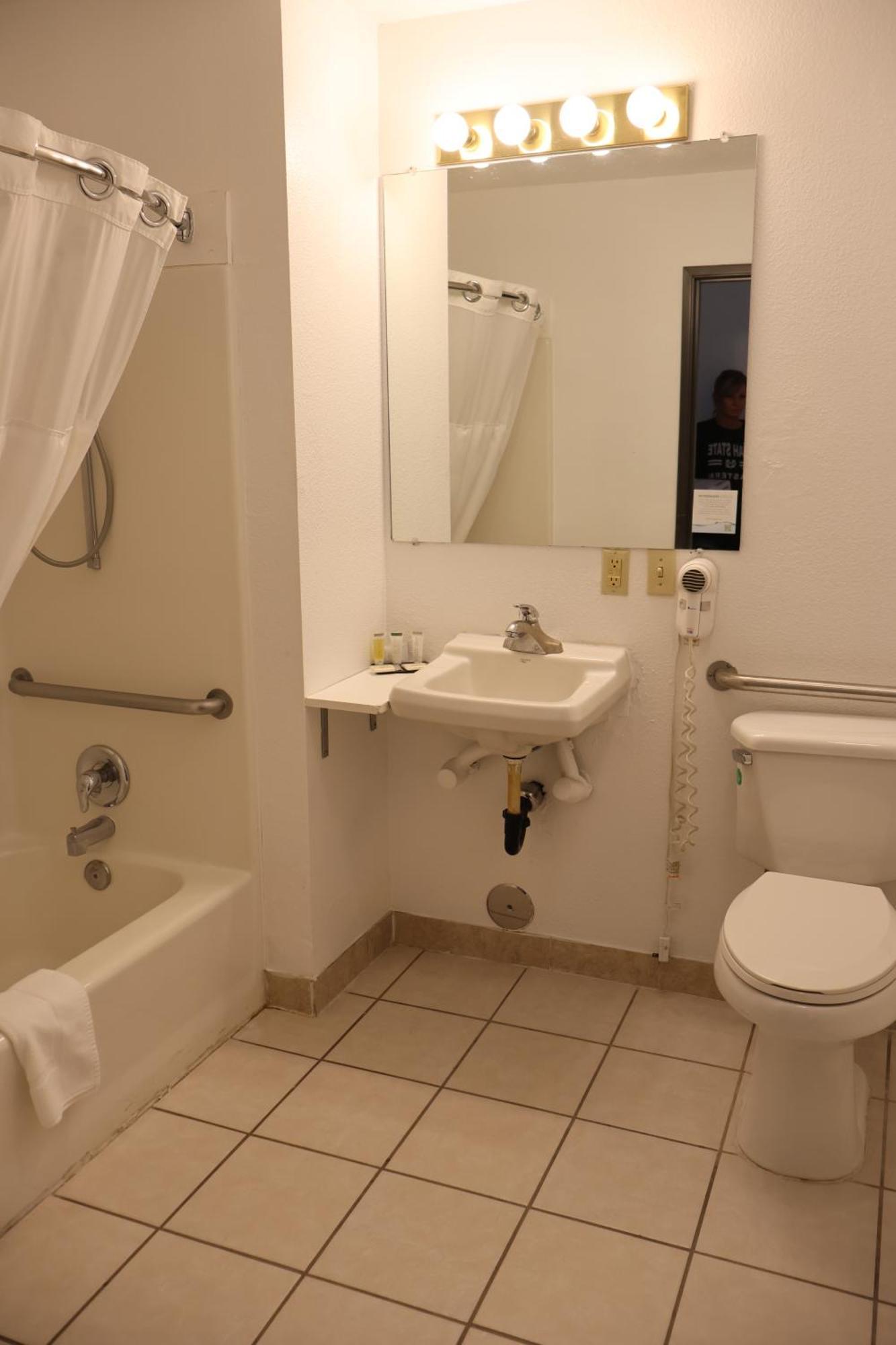 Queen Room Mobility Access or Non-Smoking