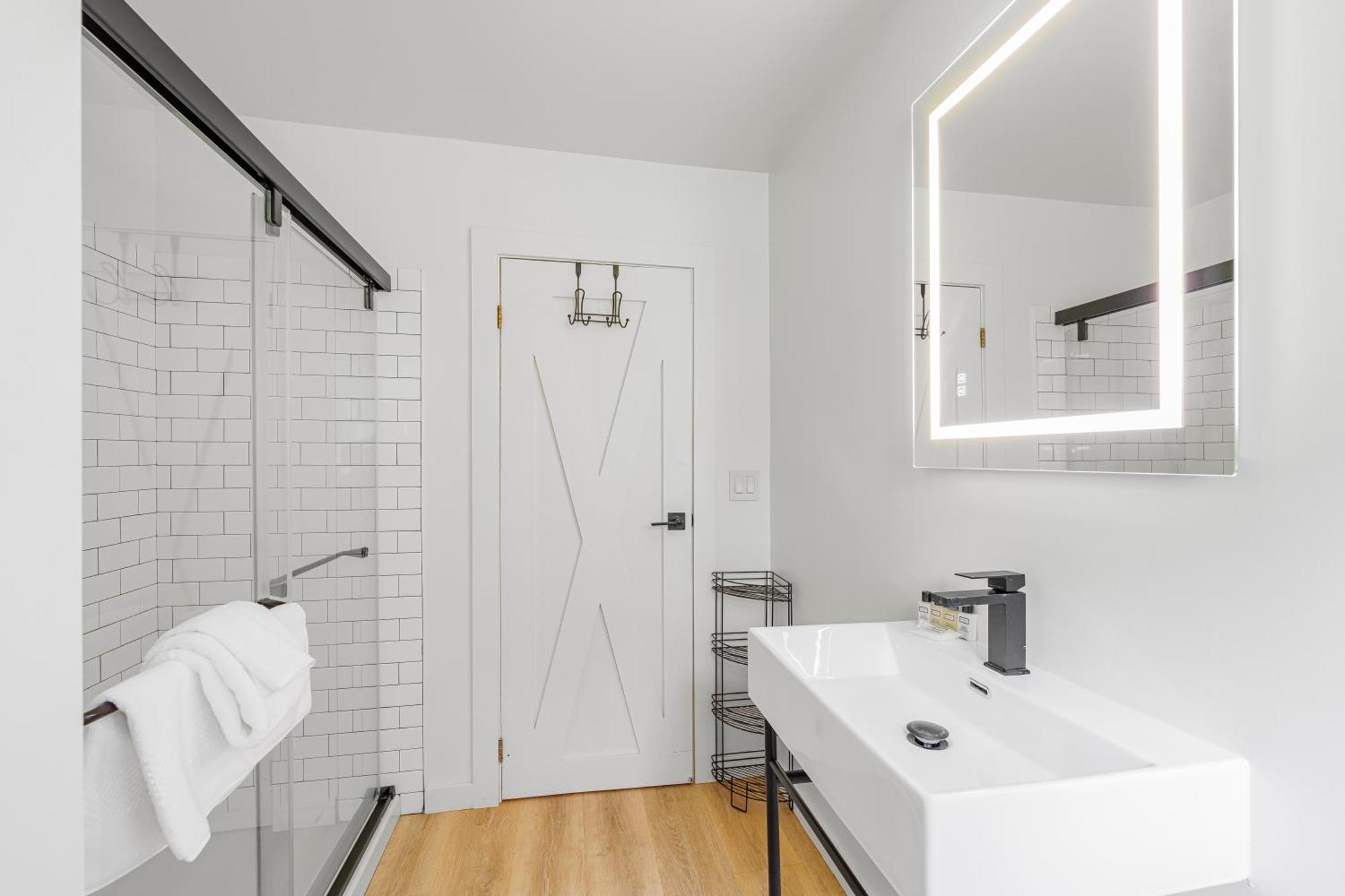 Two-Bedroom Suite,1608314448:JPEG