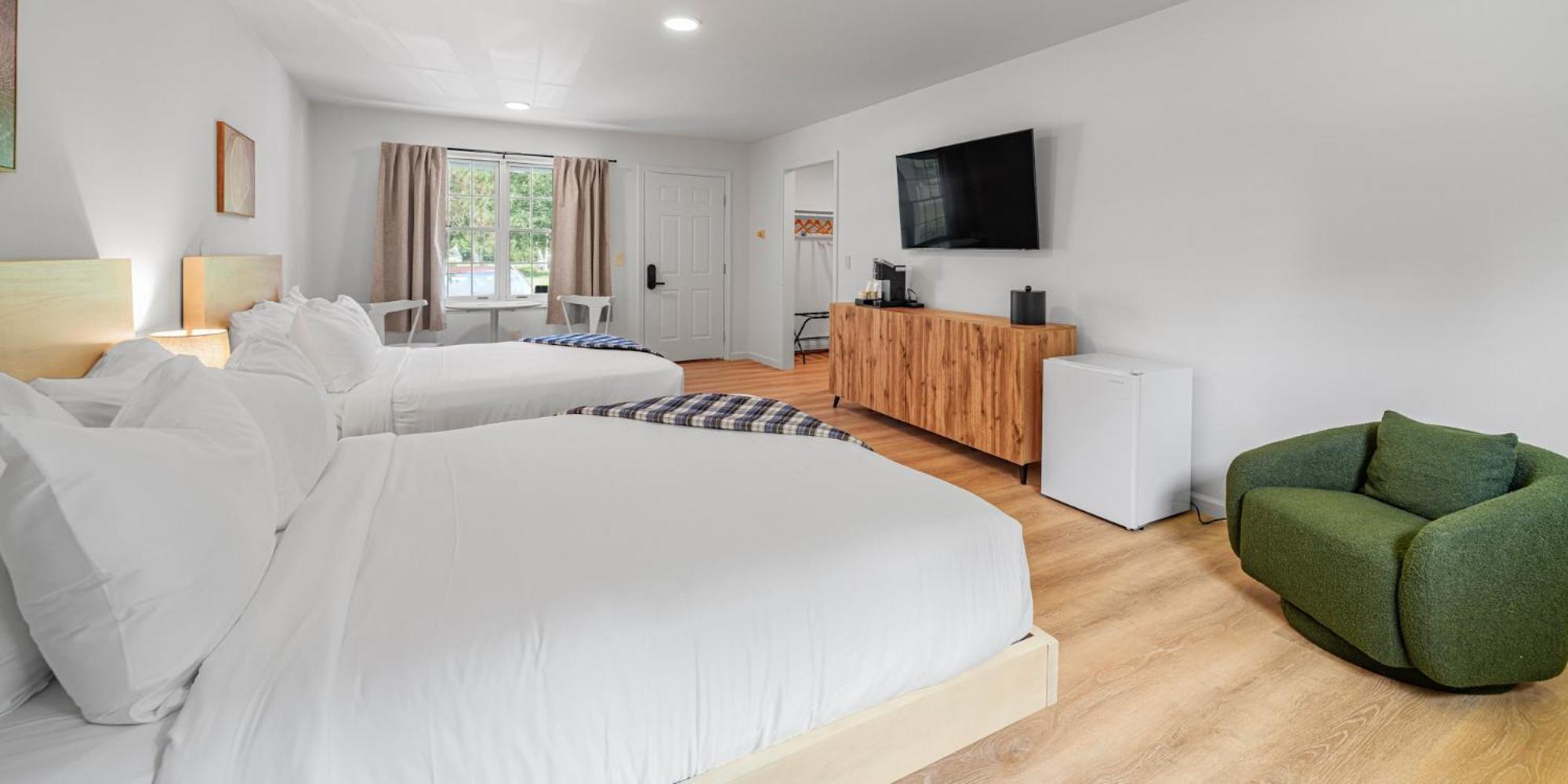 Deluxe Queen Room