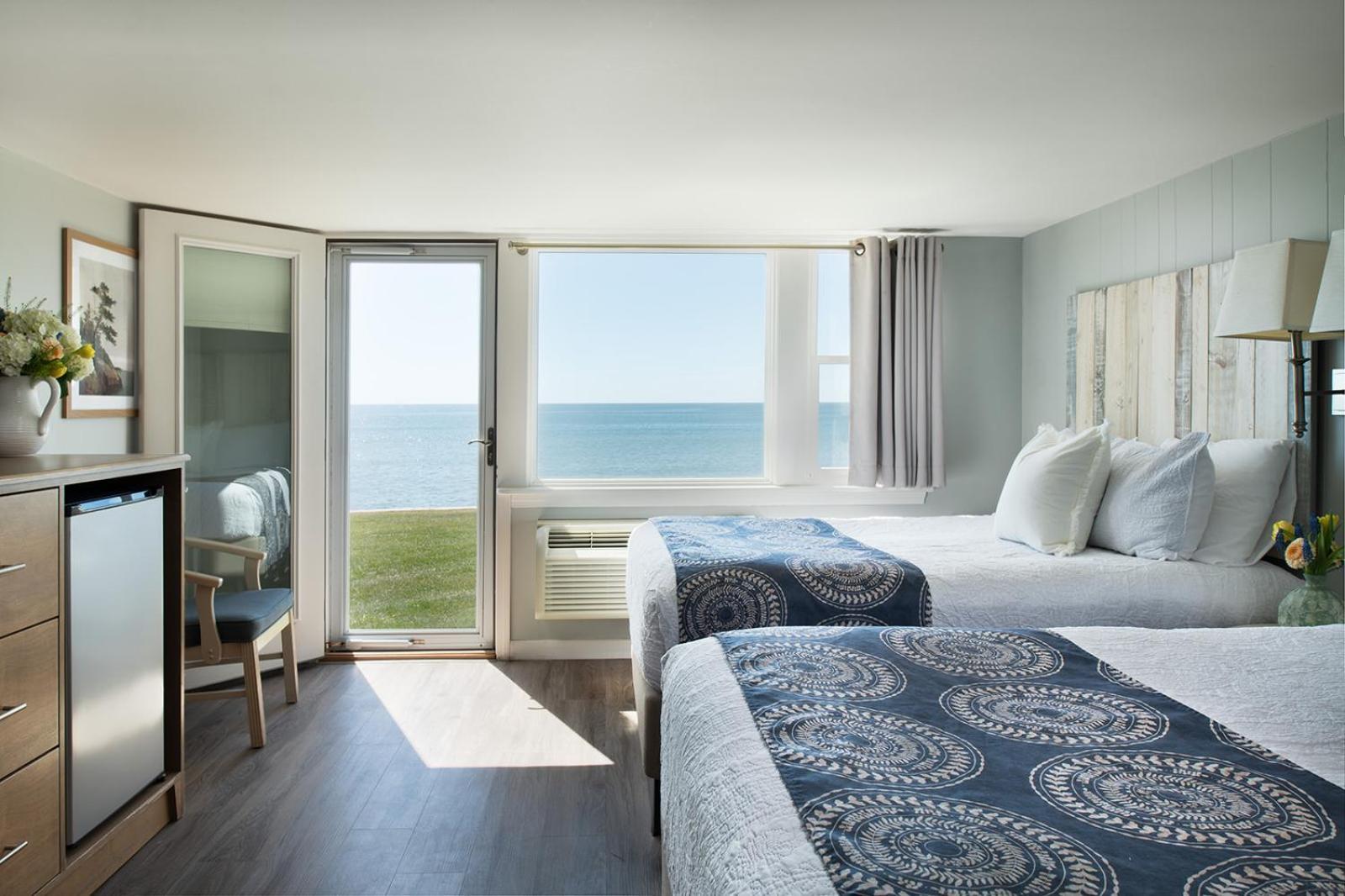 Ocean View Lower Building 1st Floor 1 Queen