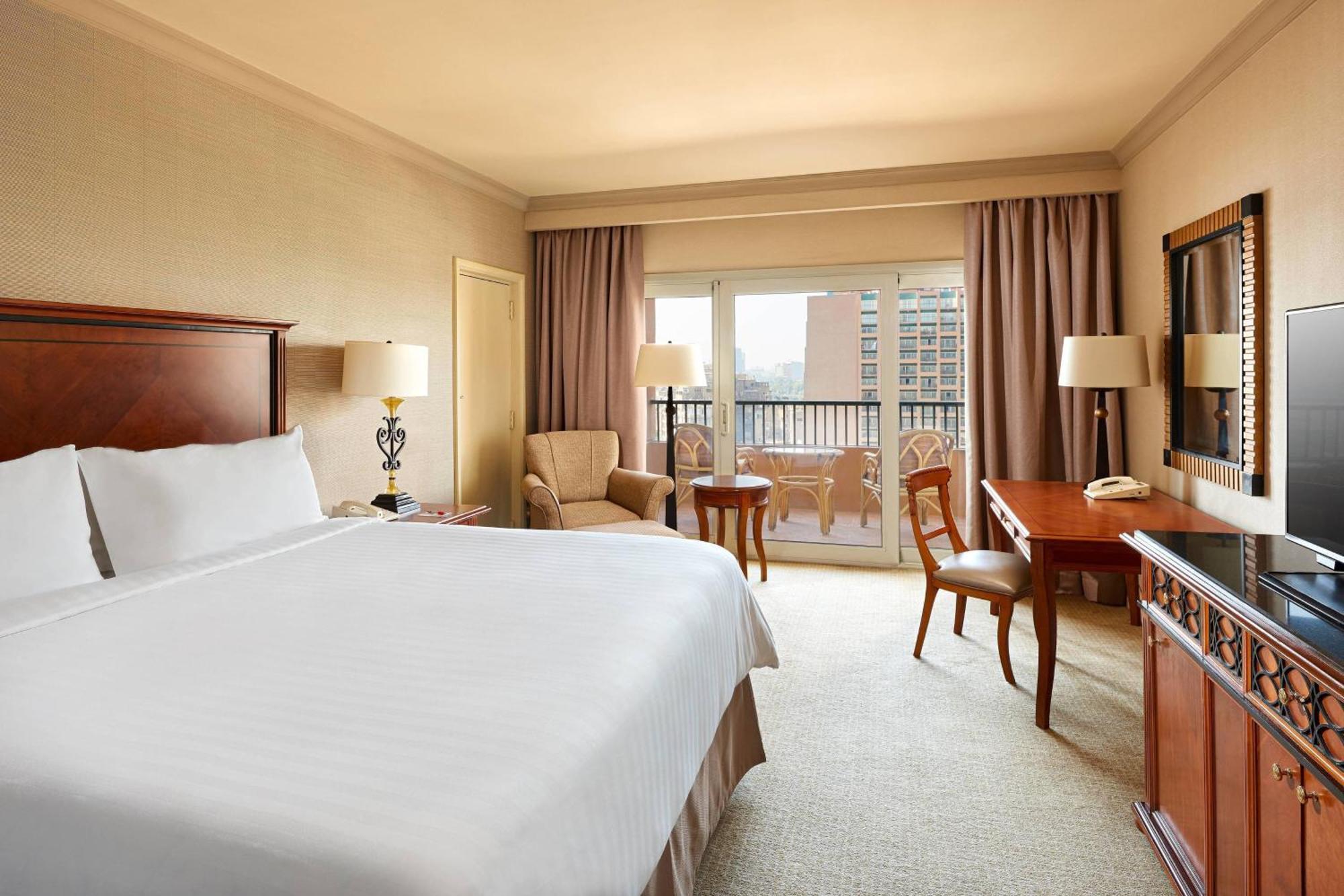 Deluxe Room, 1 King, Balcony,1742620254:JPEG