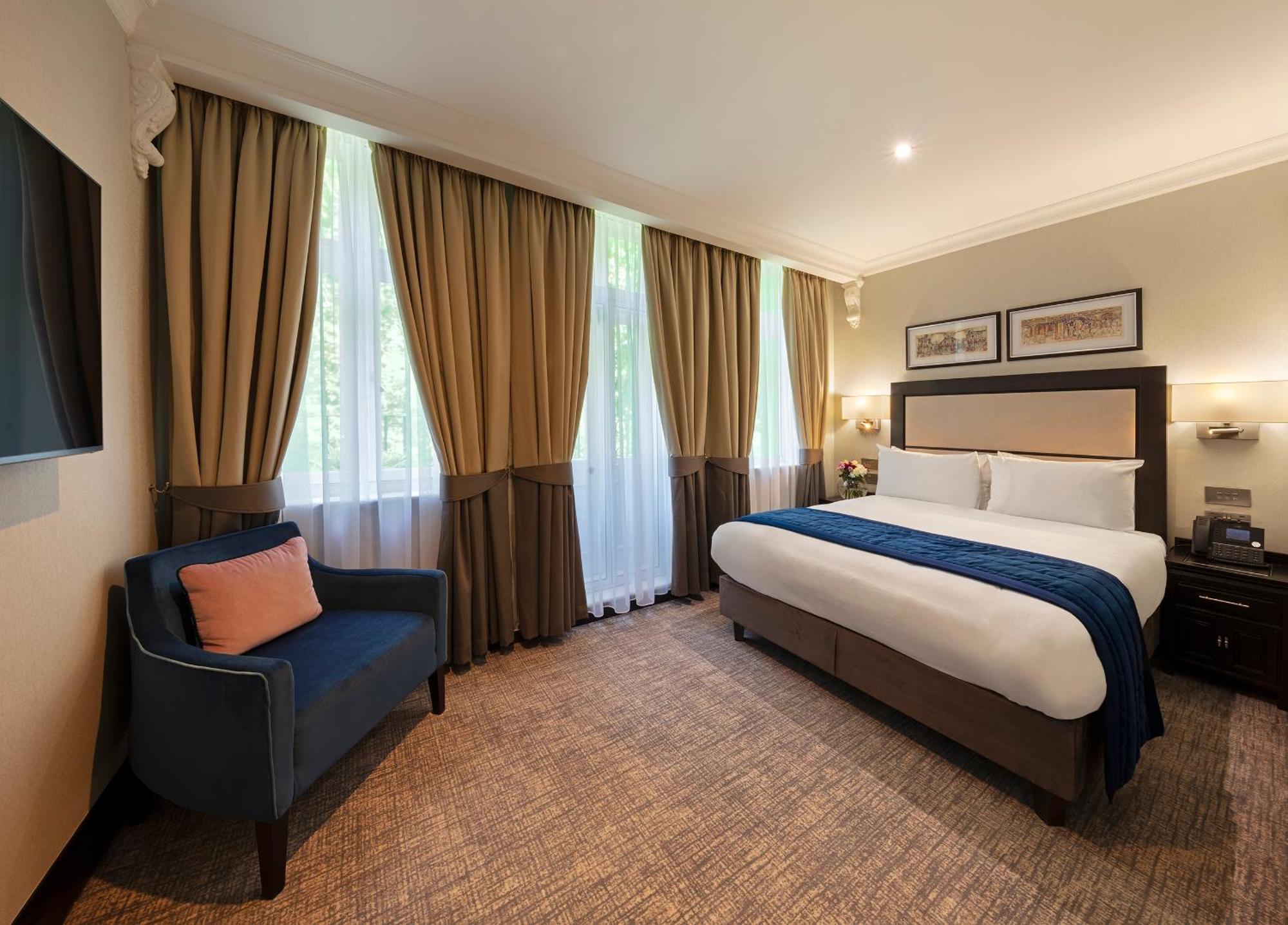 Superior Queen Room,1610830680:JPEG