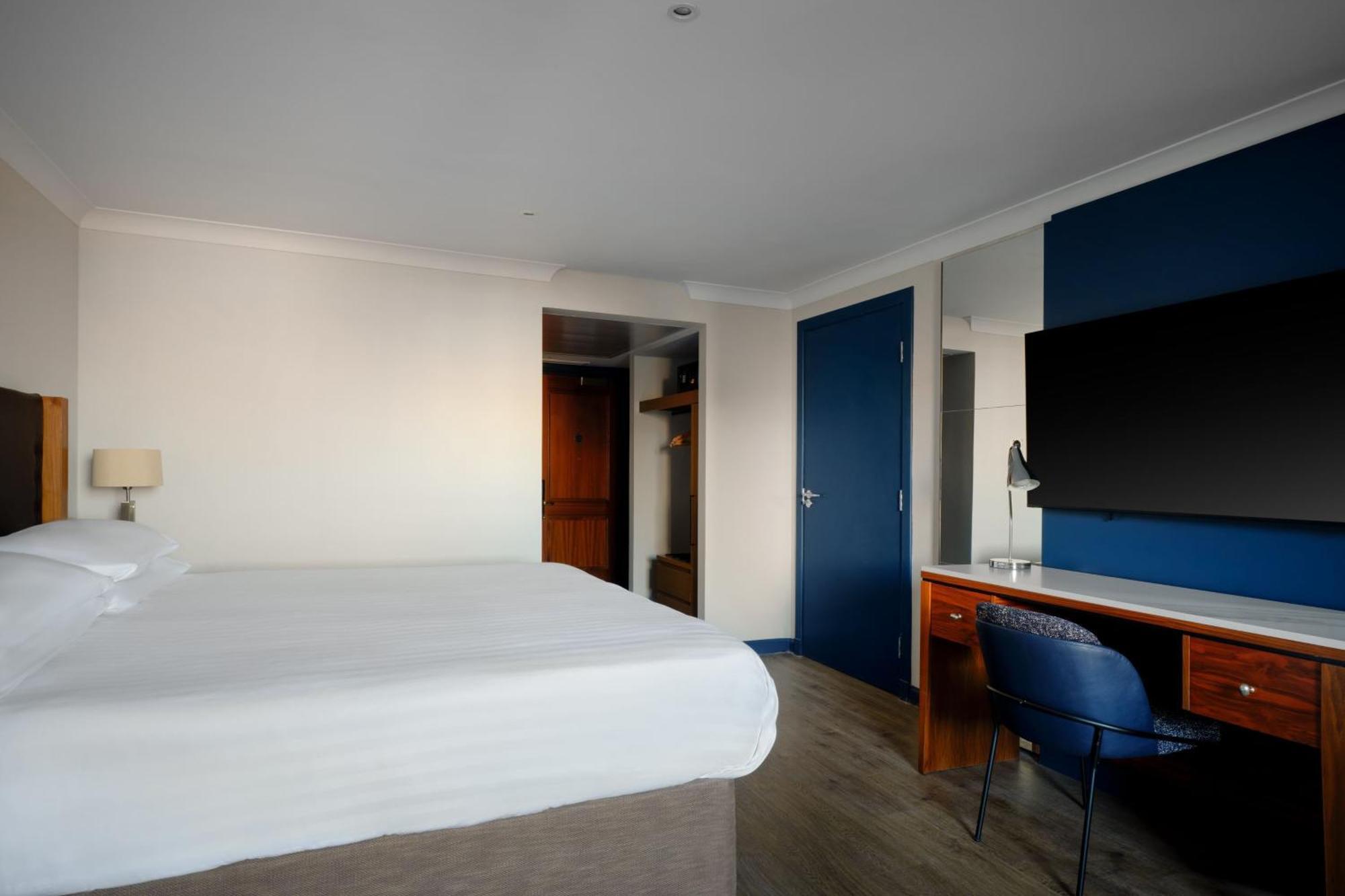Club King Room Executive Lounge Access
