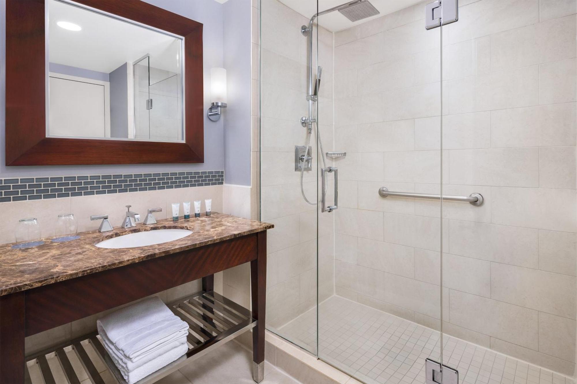 Guest room 2 Double Beds City View