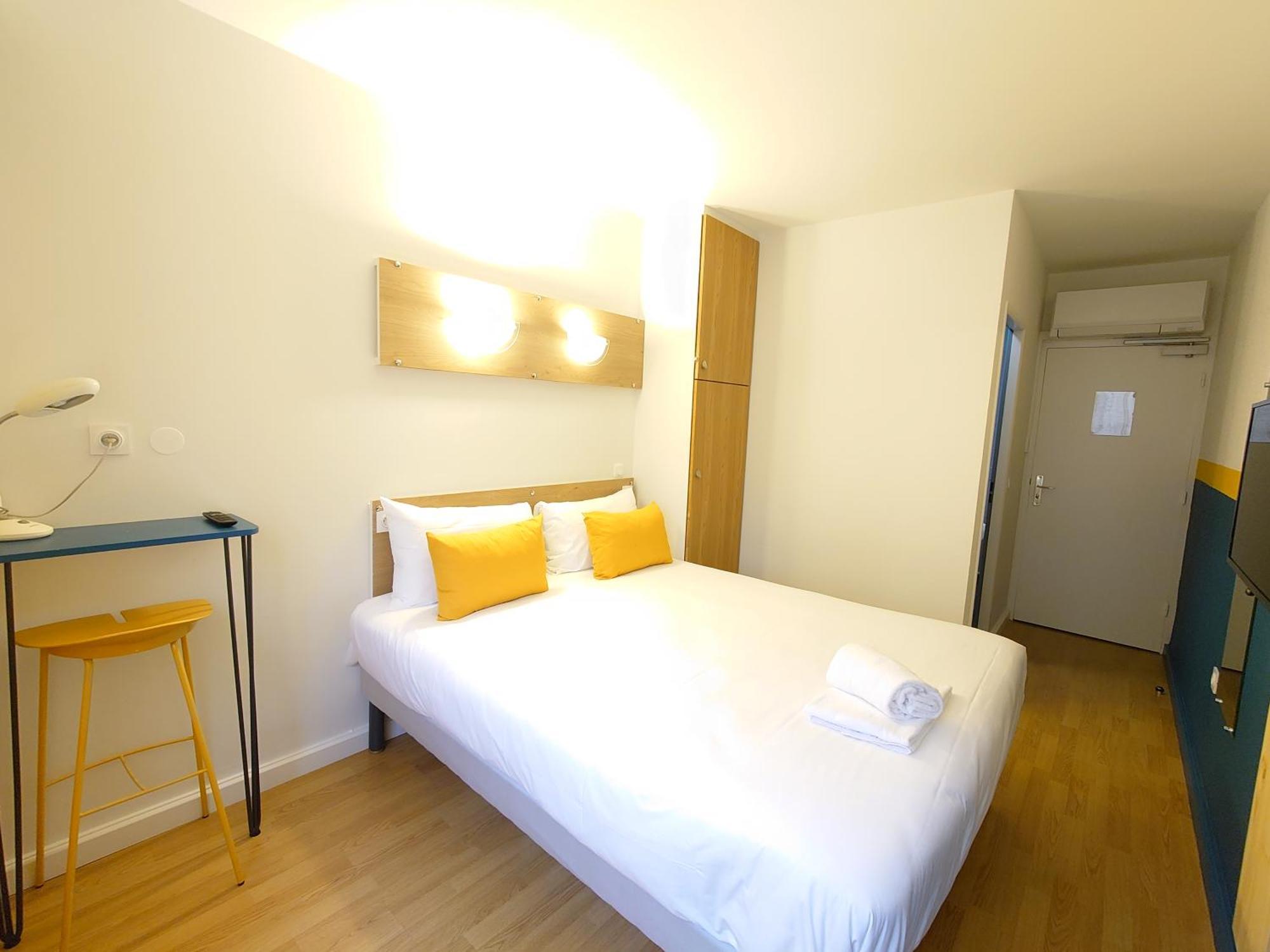 POP Room Double Bed