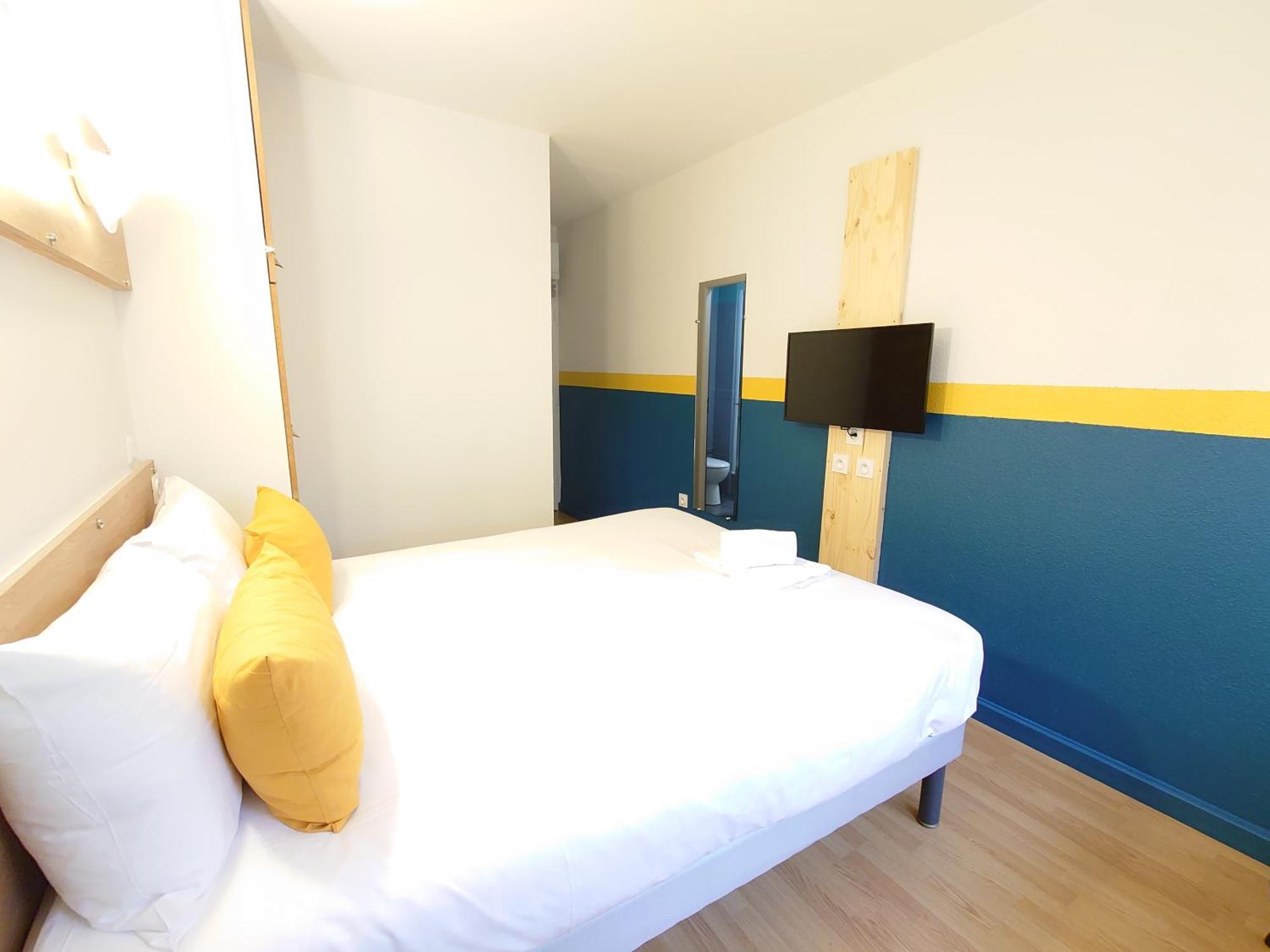 POP Room Double Bed