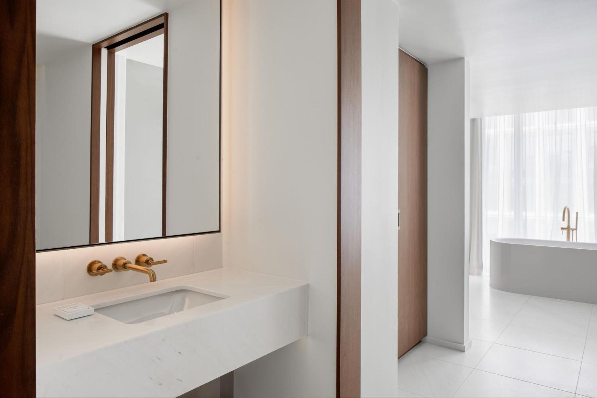 One-Bedroom King Suite