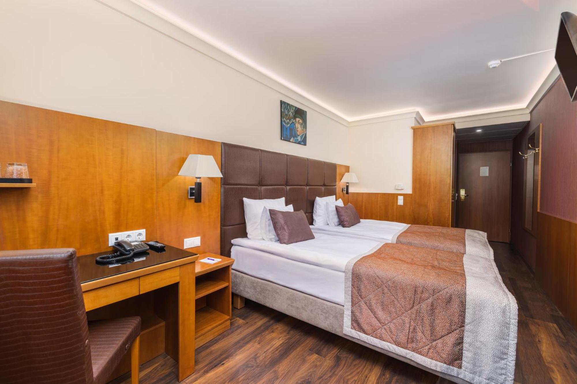 Standard Room with Balcony,1742577653:JPEG