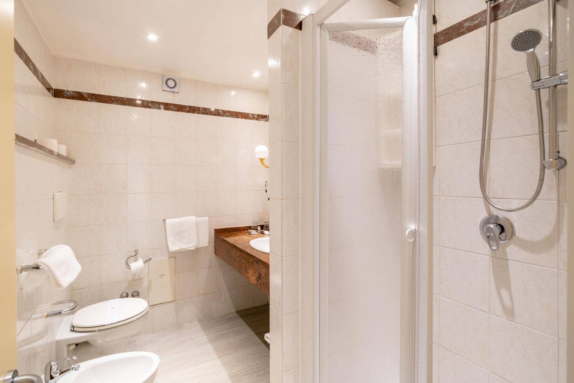 Economy Double or Twin Room,1609308675:JPEG