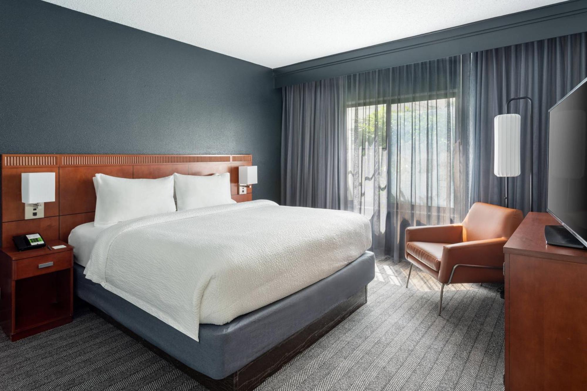 King Room with Sofa Bed