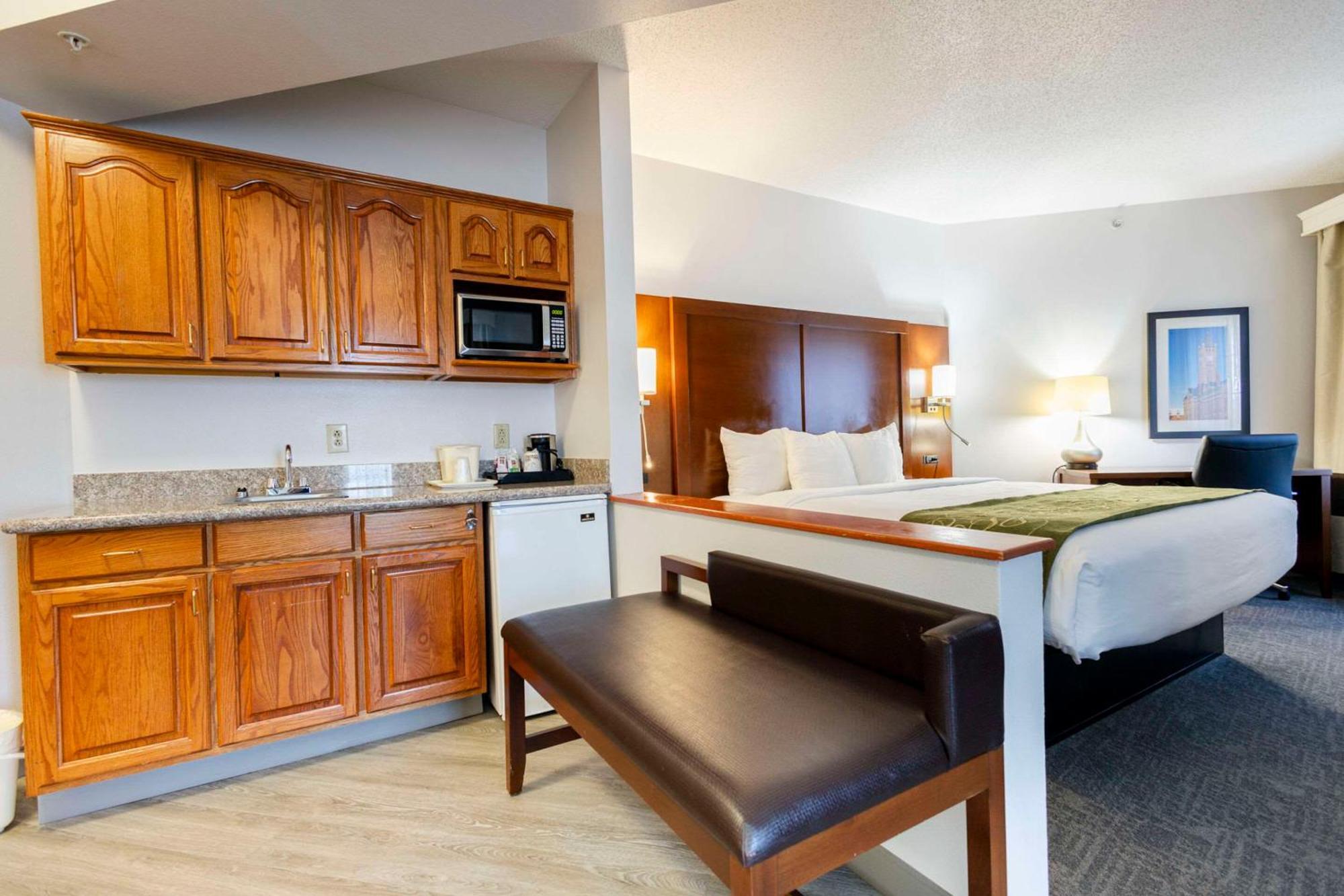 Standard King Suite Non-Smoking