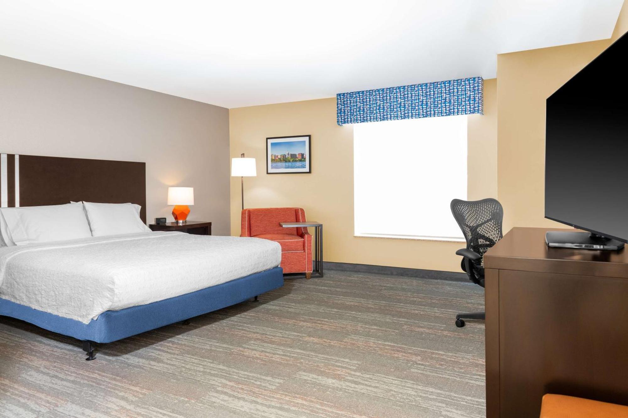 King Room with Accessible Tub - Mobility and Hearing Access/Non-Smoking,1609327640:JPEG