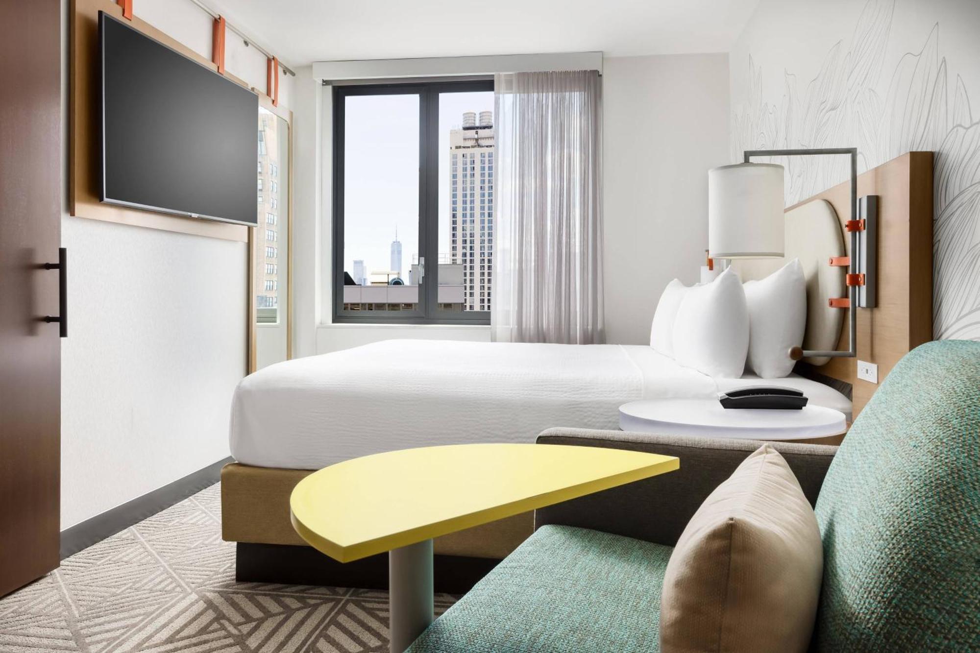 Studio King Room City View