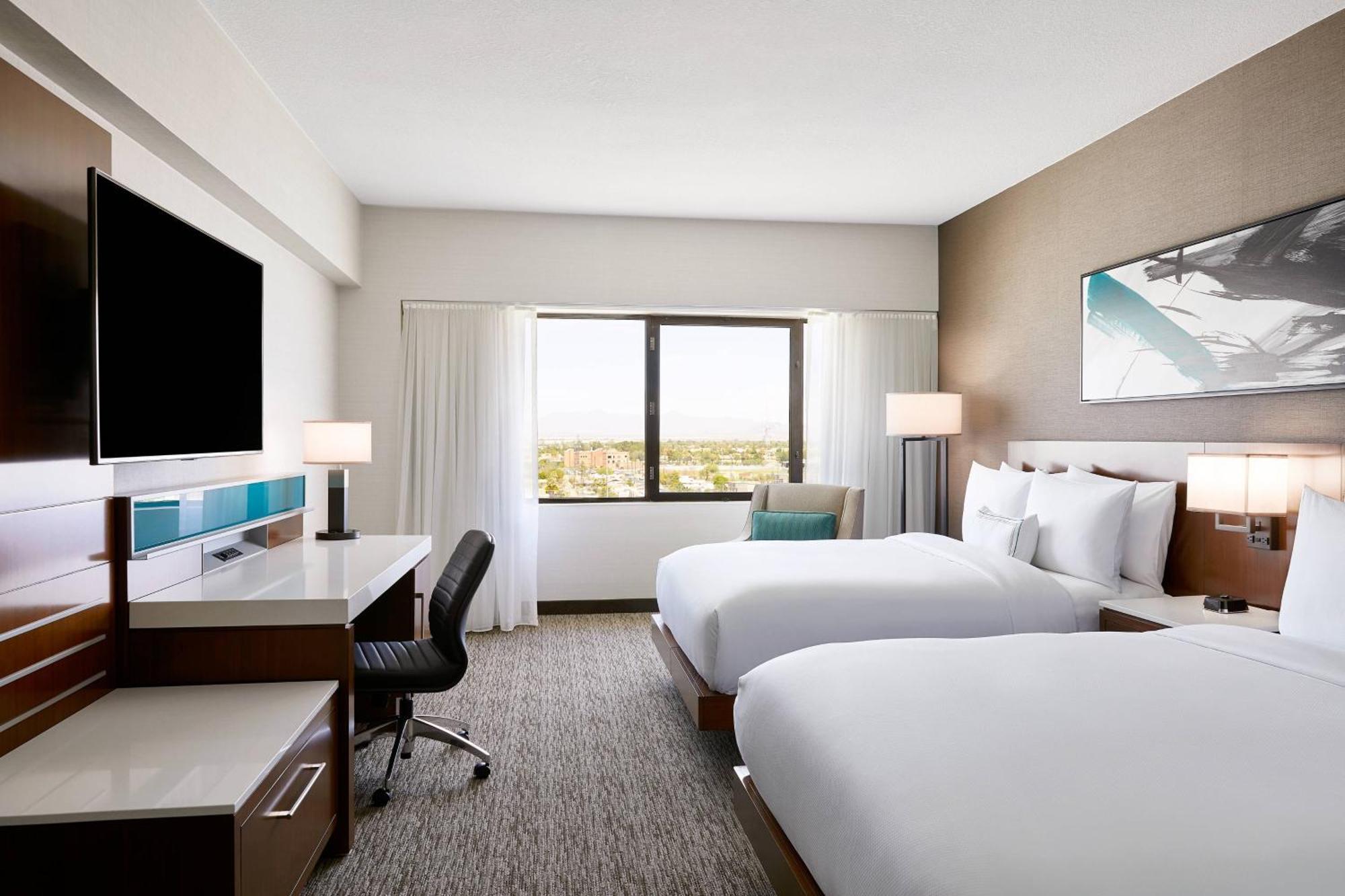 Executive Level Guest room 2 Queen High floor