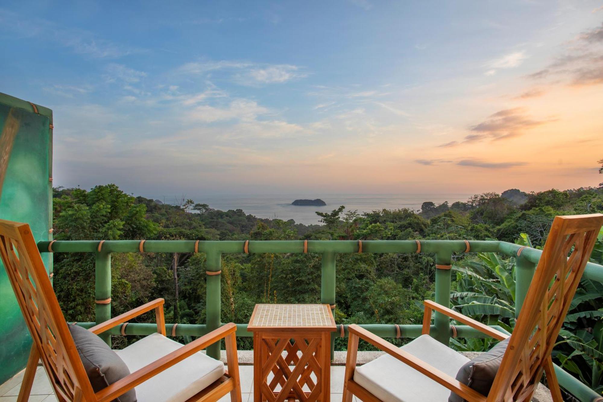 Honeymoon Room Balcony Jacuzzi Sea View
