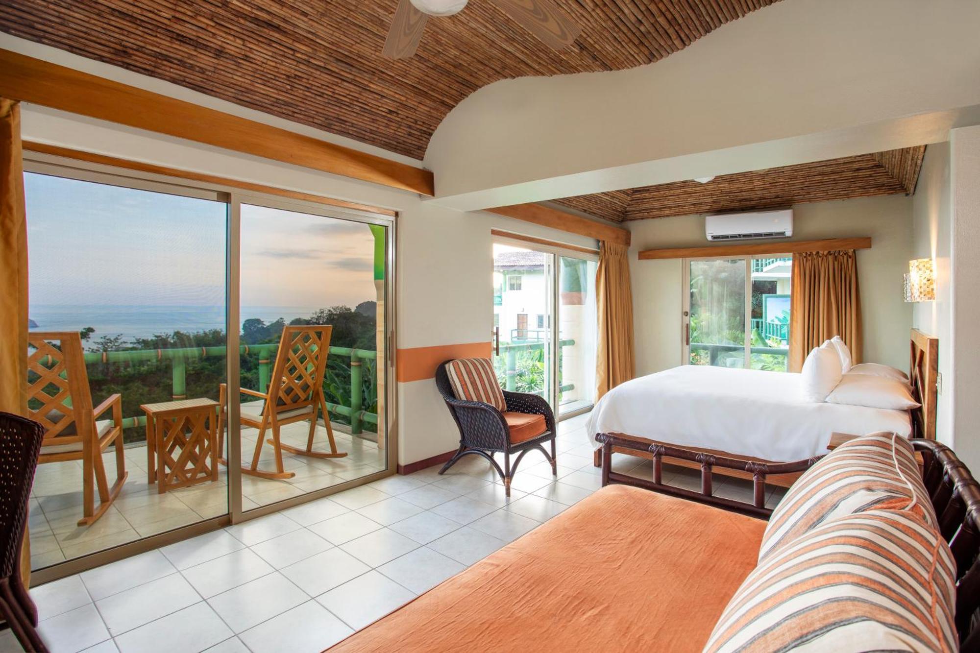 Honeymoon Room Balcony Jacuzzi Sea View