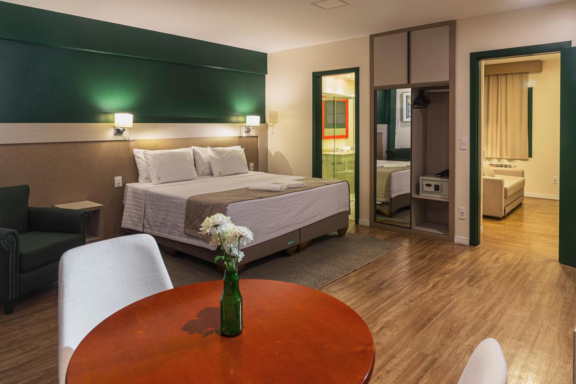 King Suite Spa Bath