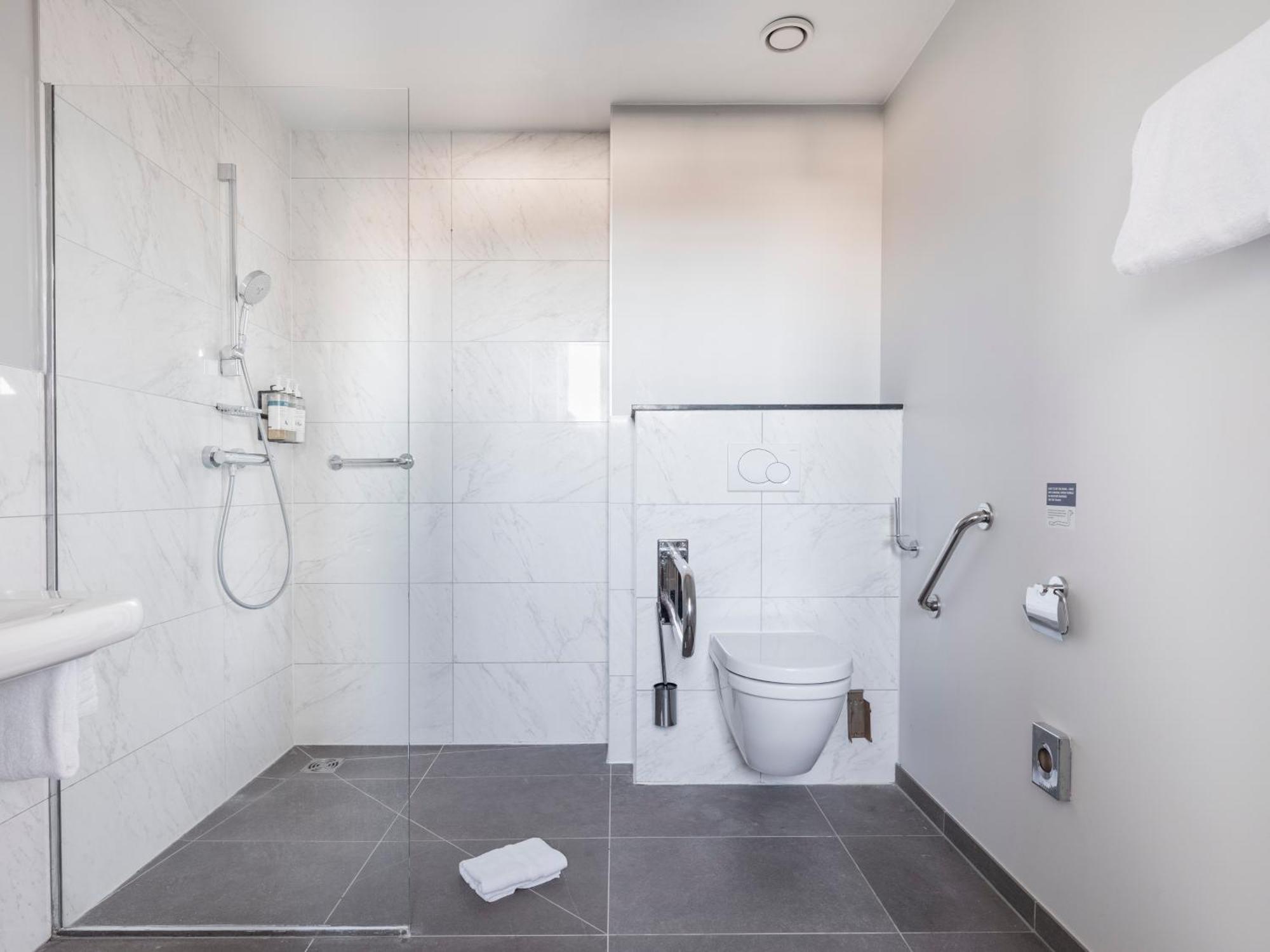 Large Room Accessible