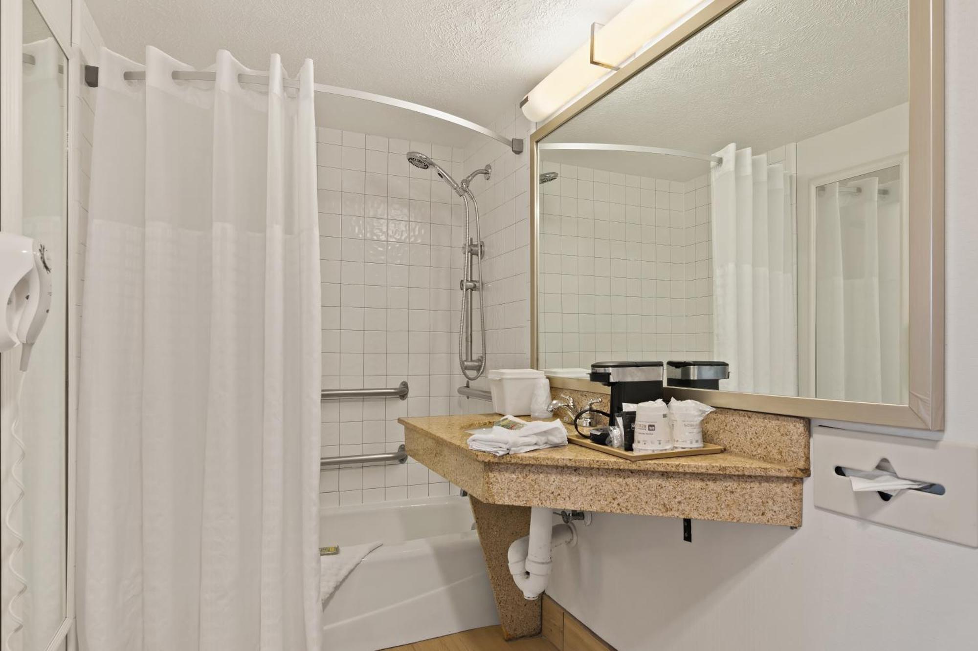 King Suite Disability Access or Non-Smoking