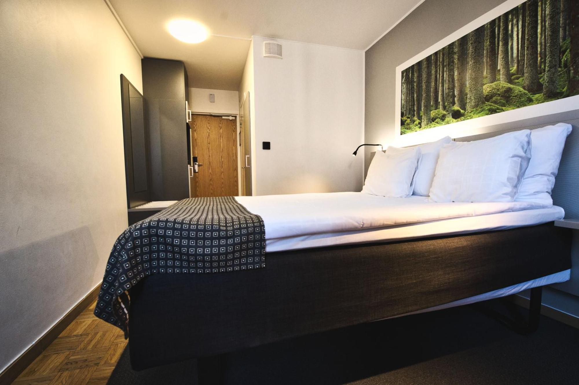 Small Double Room 140 cm bed