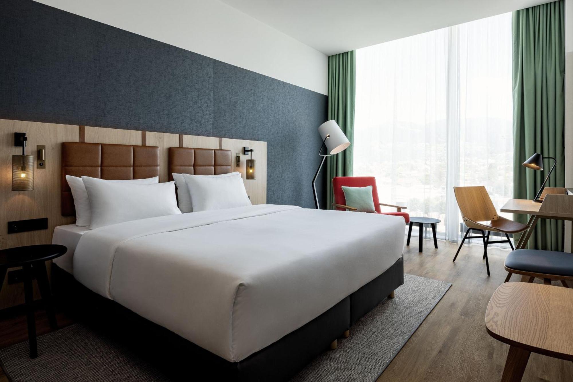 Double Room,1632211834:JPEG