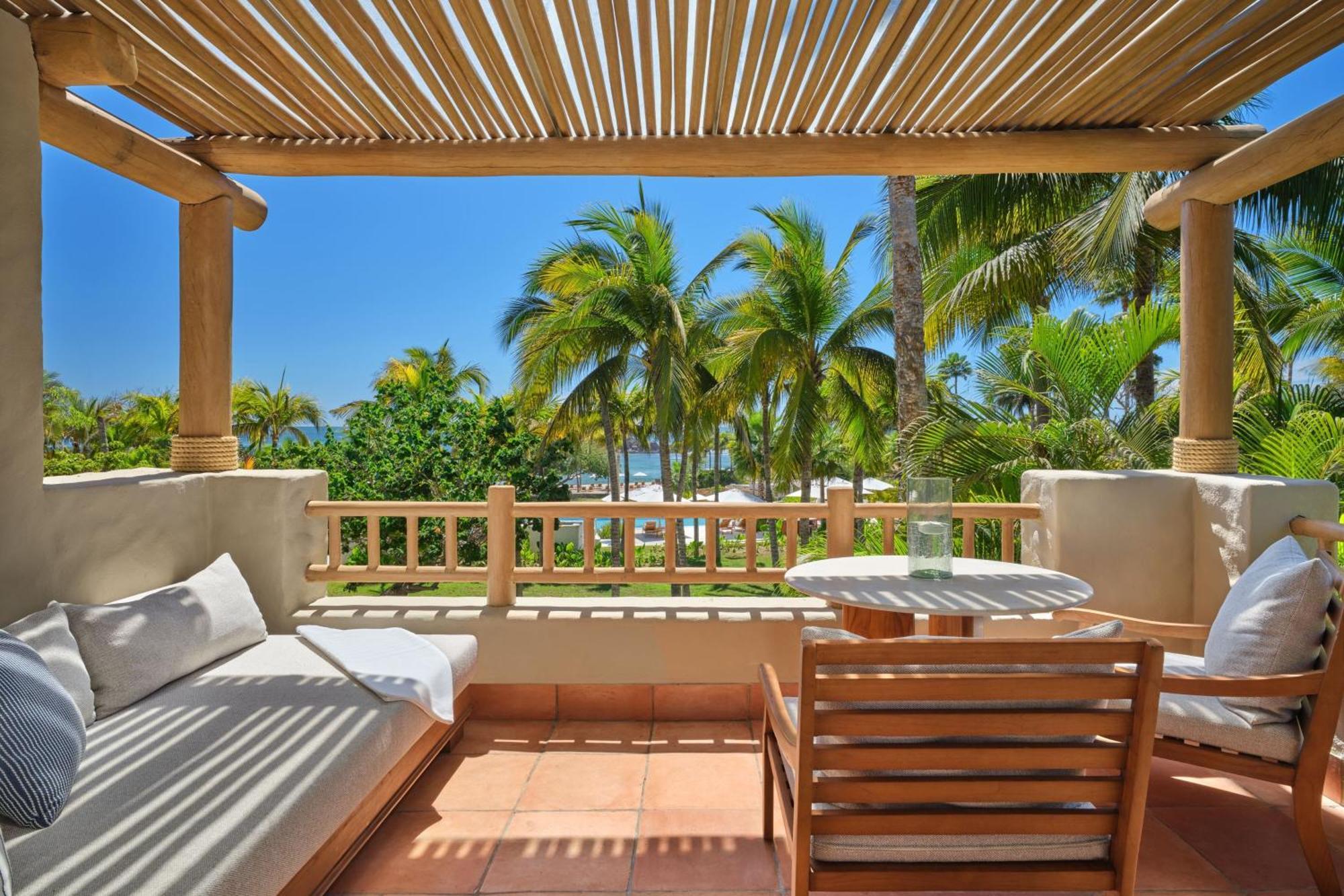 Deluxe Ocean View 1 King Guest room 1 King Ocean view