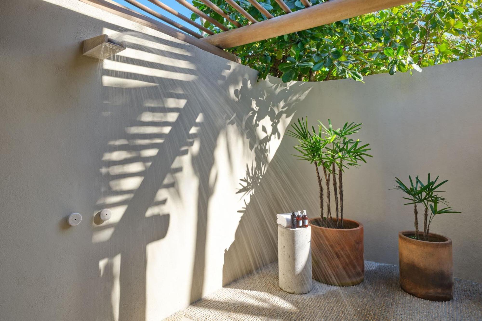 Luxury Villa 1 Bedroom Villa 1 King Beachfront Whirlpool