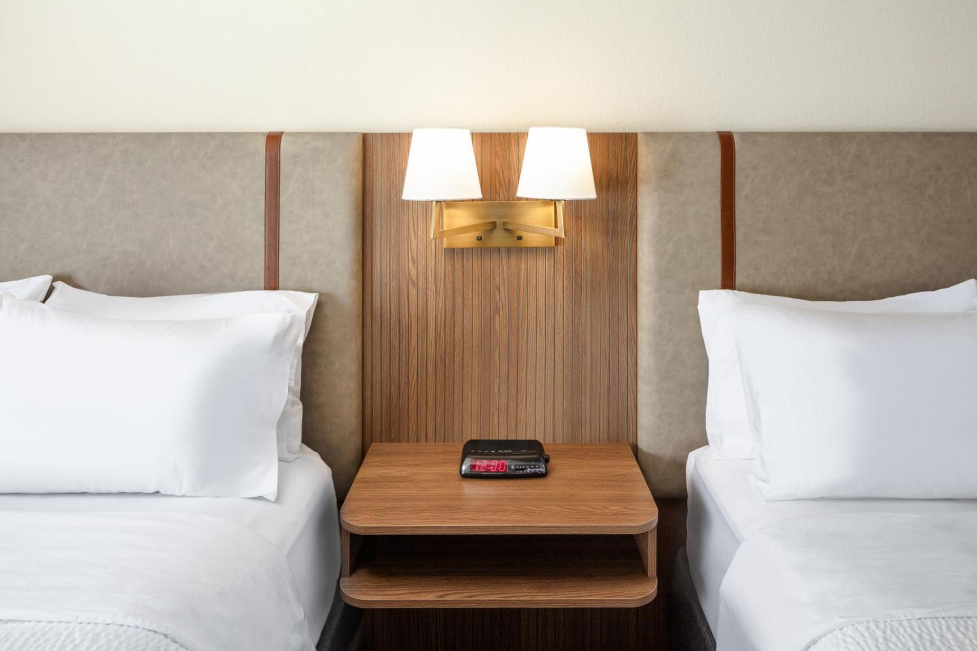 Queen Room Two Queen Beds Hearing Accessible or Non-Smoking