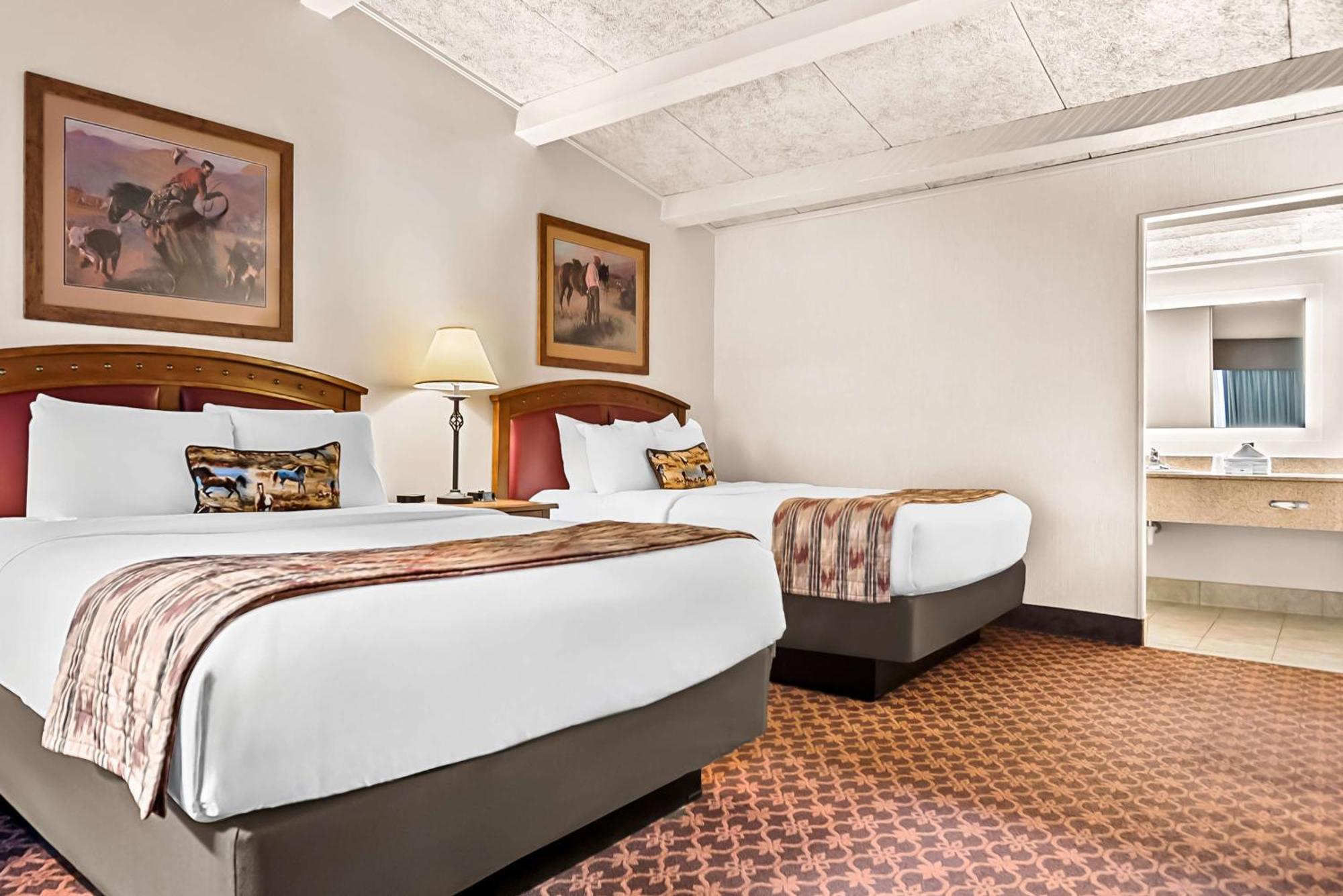 Queen Room Two Queen Beds Non-Smoking