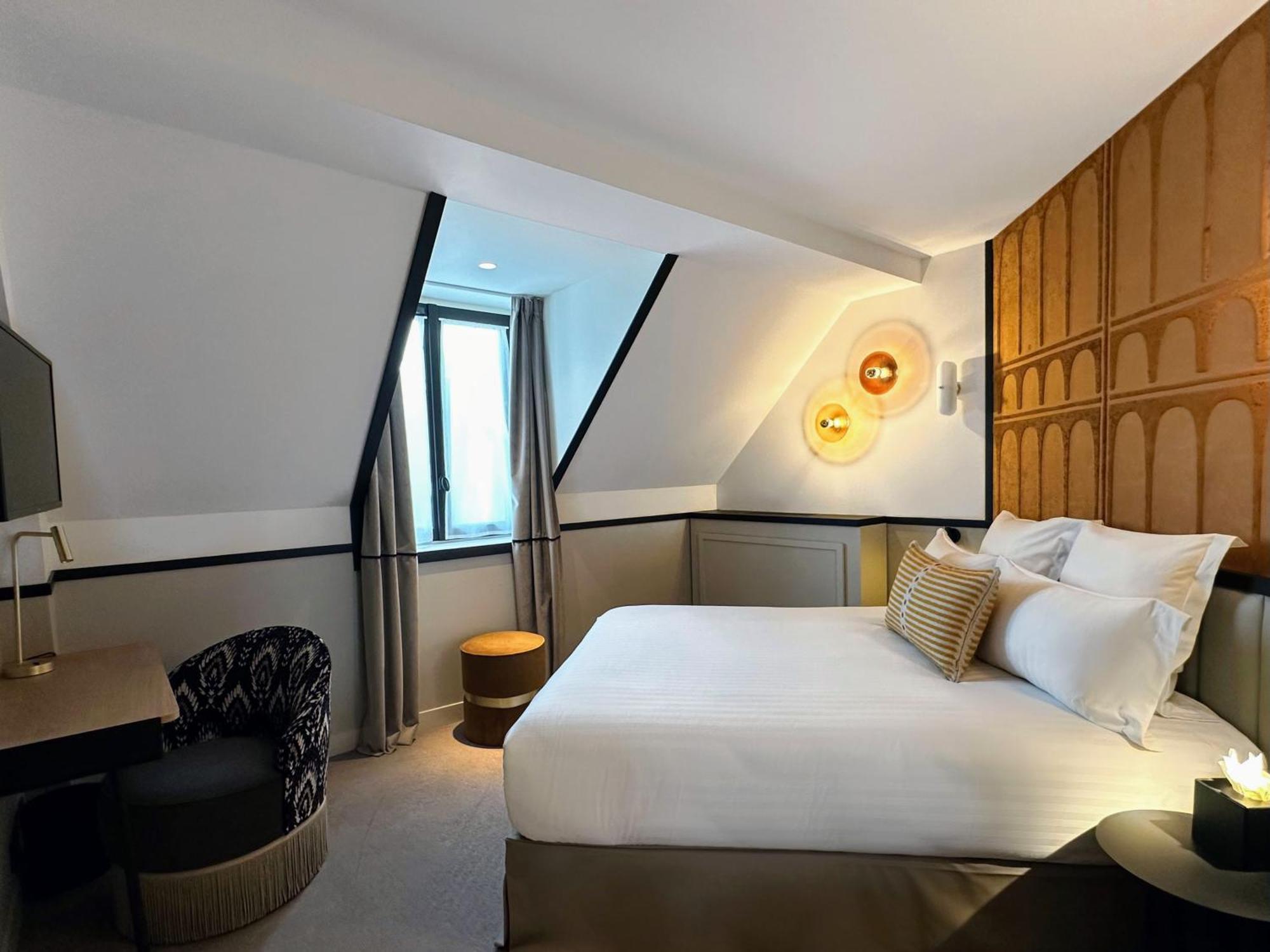Single Room Double Bed
