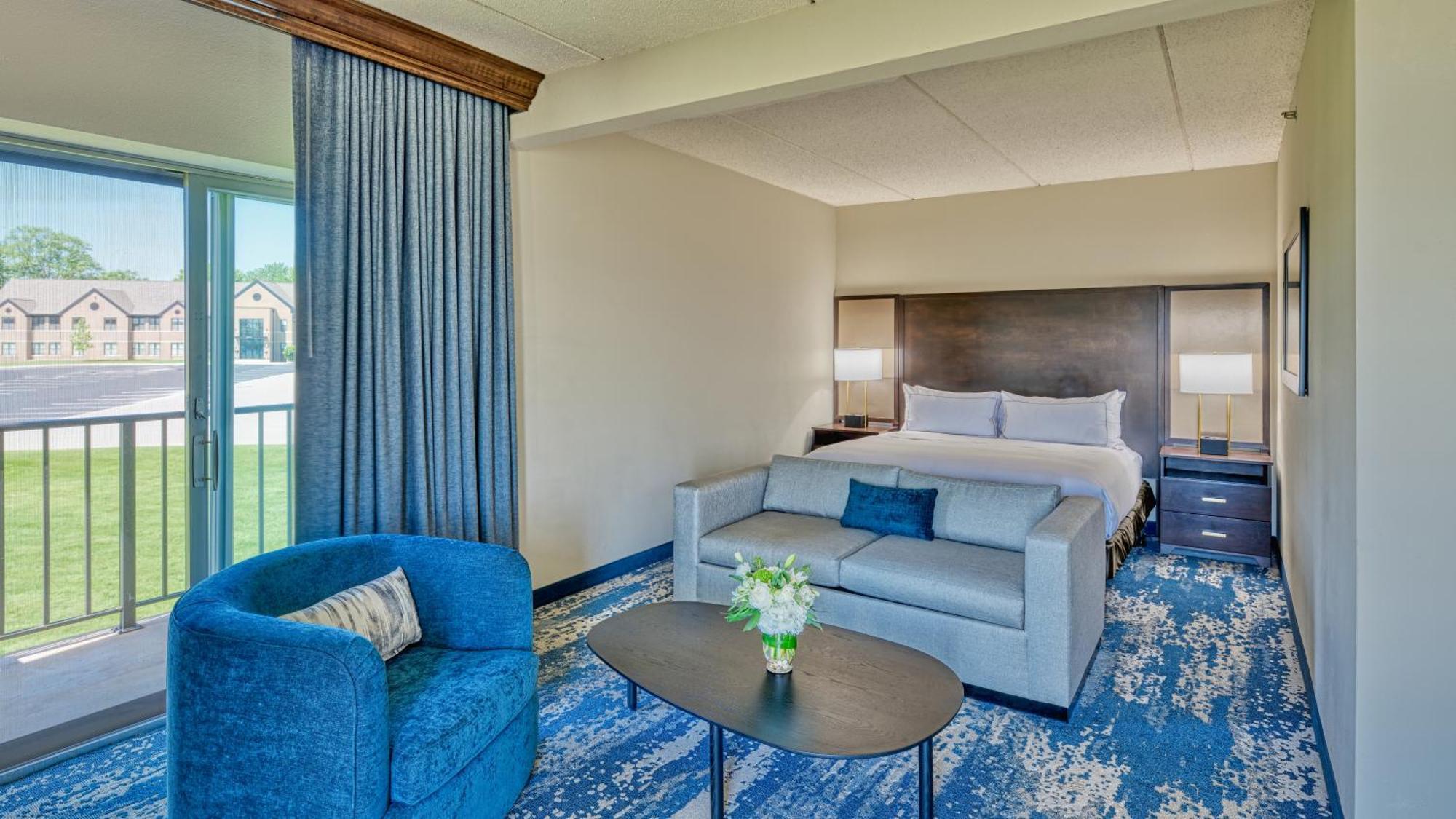 Deluxe King Room Water View