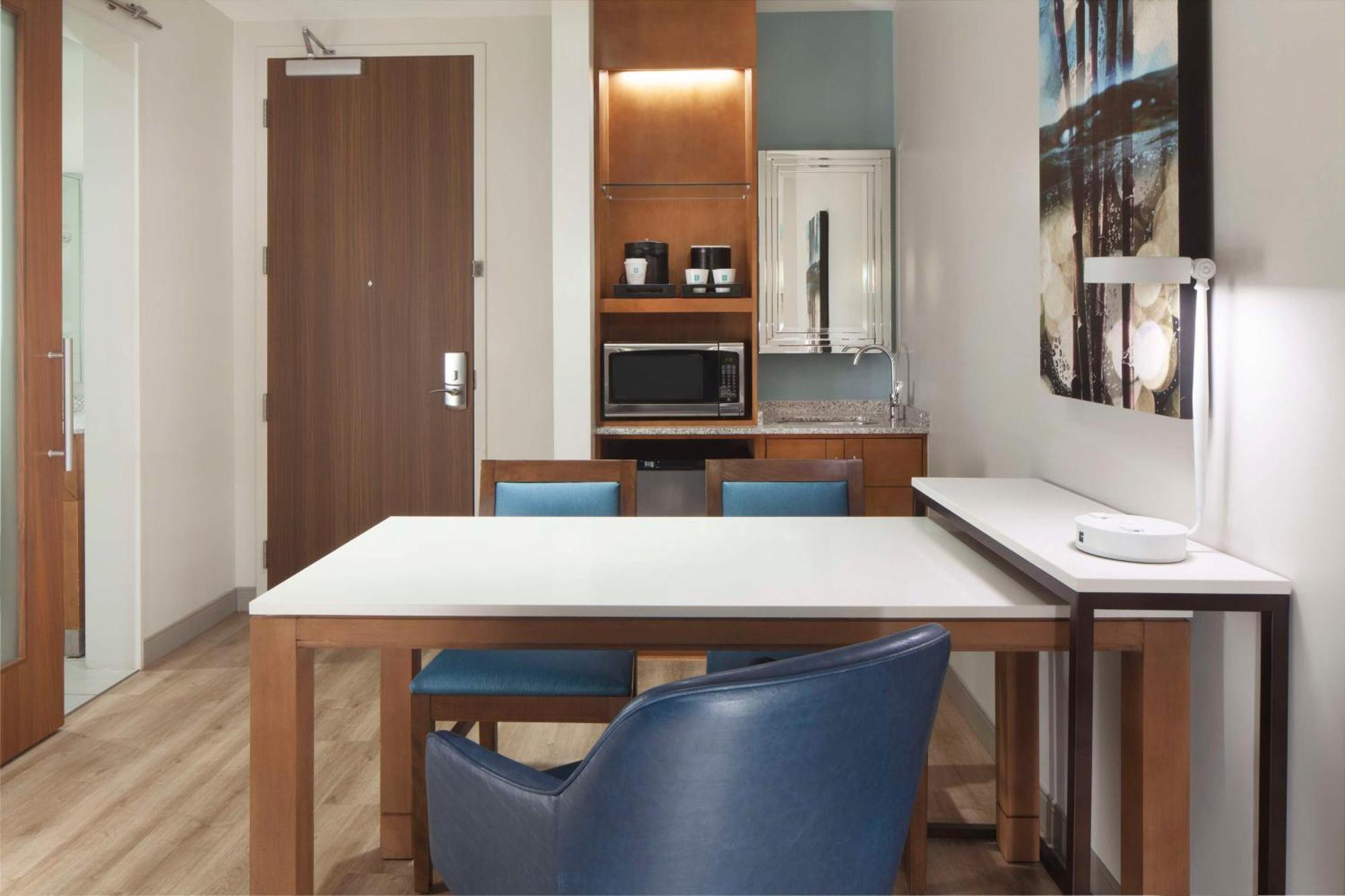 King Studio Suite