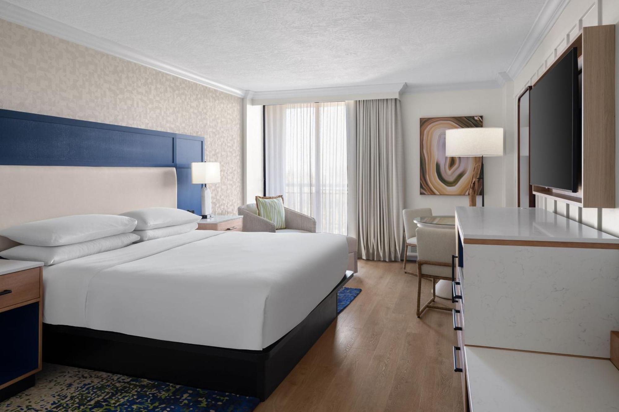 Guest room 1 King No view Low floor