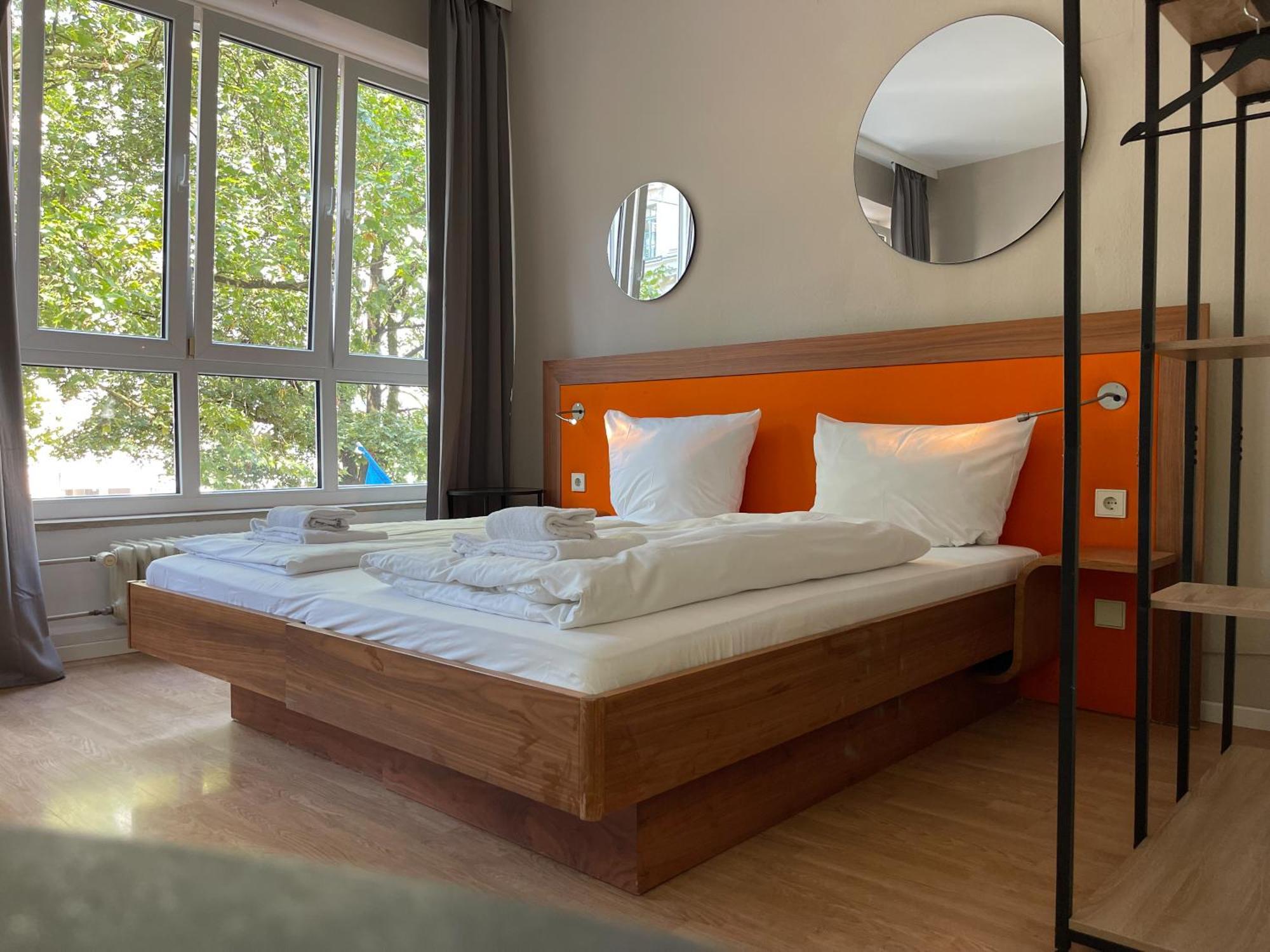 Multiple bed room up to