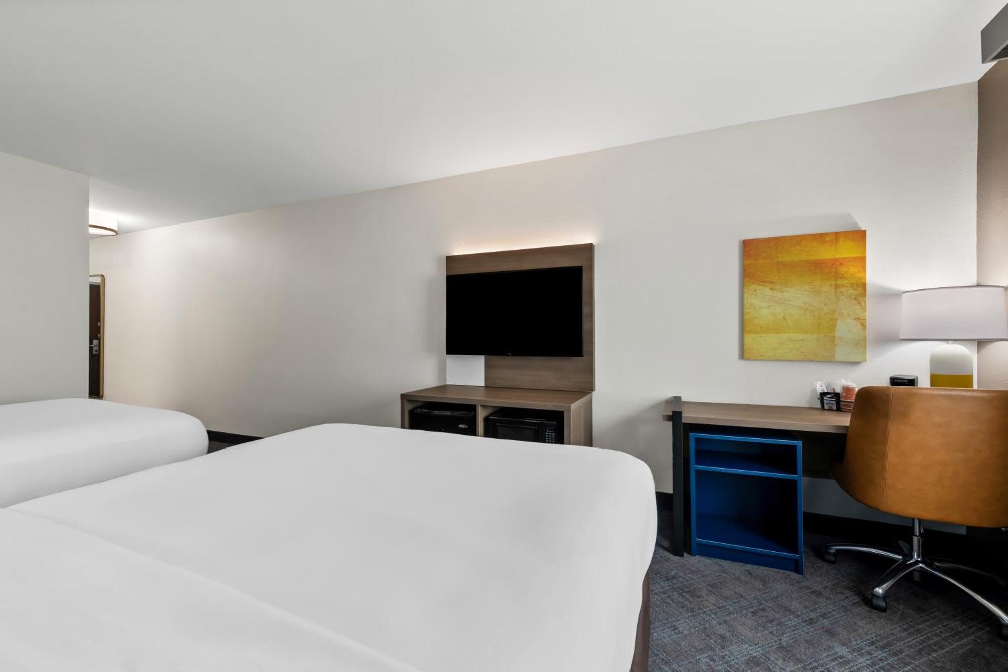 Queen Room with Two Queen Beds - Non-Smoking